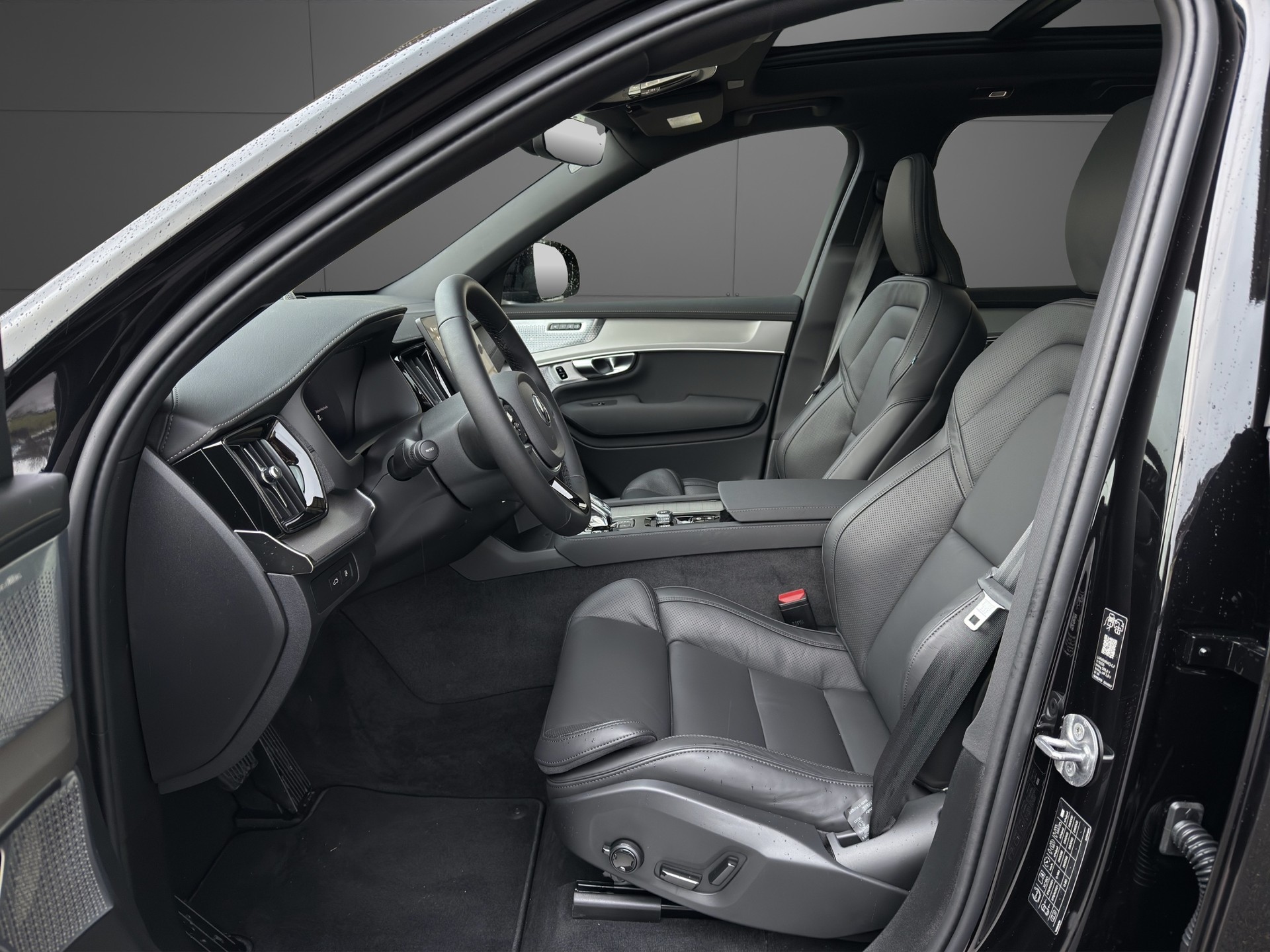 VOLVO XC90 T8 eAWD PluginHybrid Black Edition Ultra Geartronic-image-5
