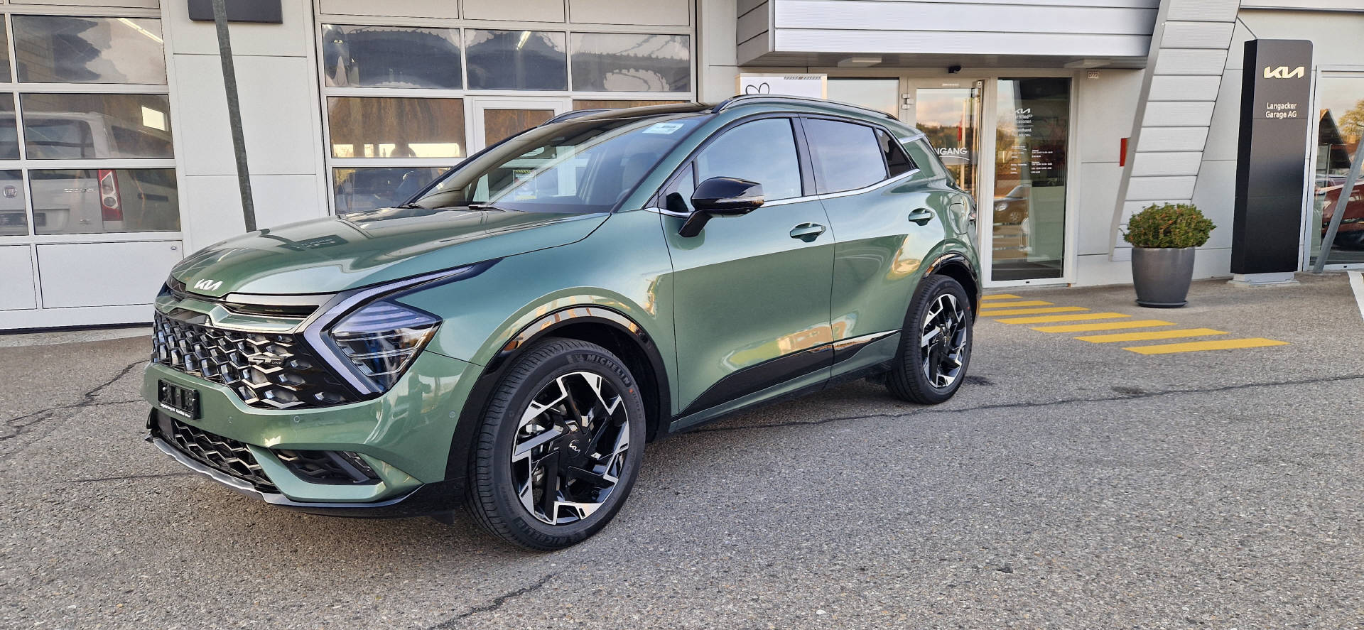 KIA Sportage 1.6 T-GDi PHEV GT-Line-image-1