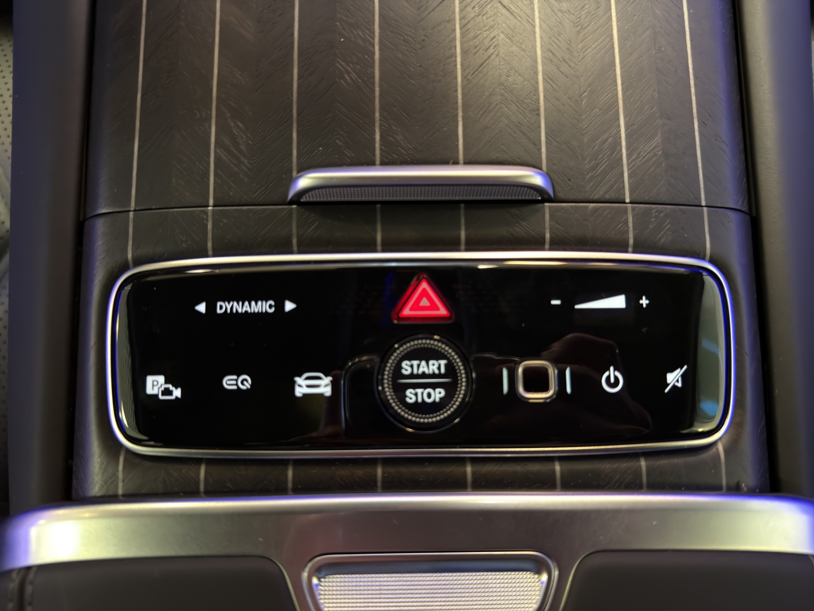 MERCEDES-BENZ EQS SUV 680 Maybach-image-11
