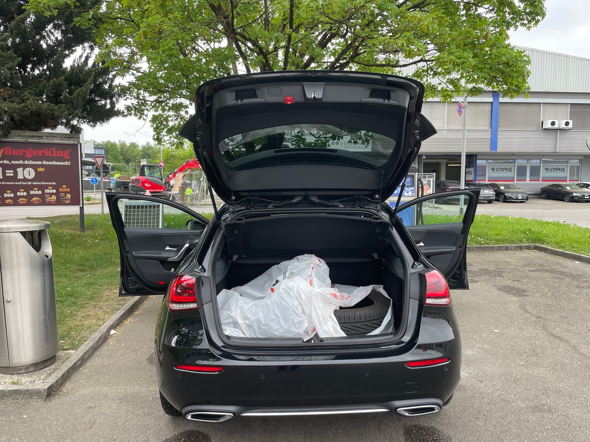 MERCEDES-BENZ A 180 Style 7G-DCT-image-12