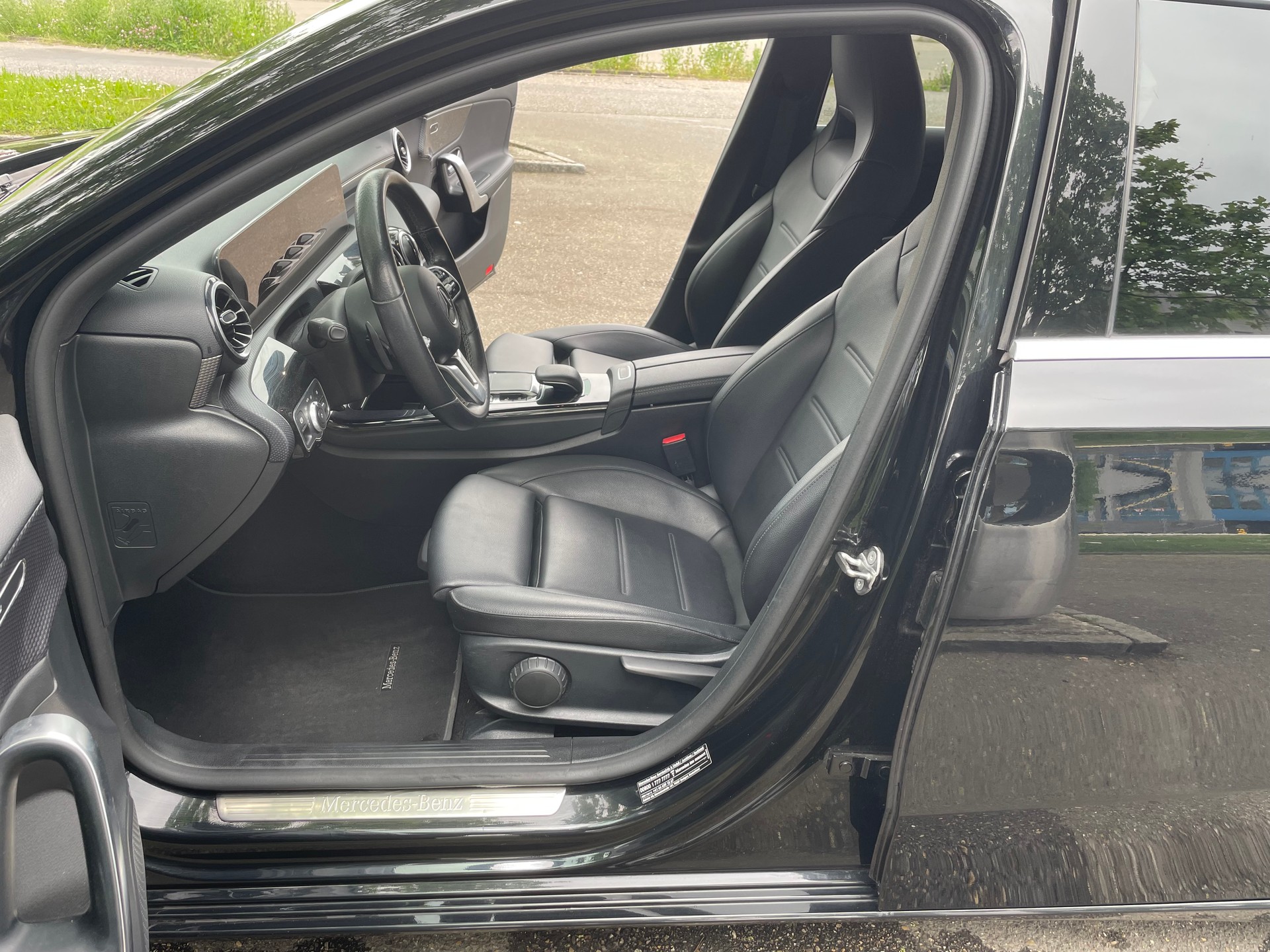 MERCEDES-BENZ A 180 Style 7G-DCT-image-7