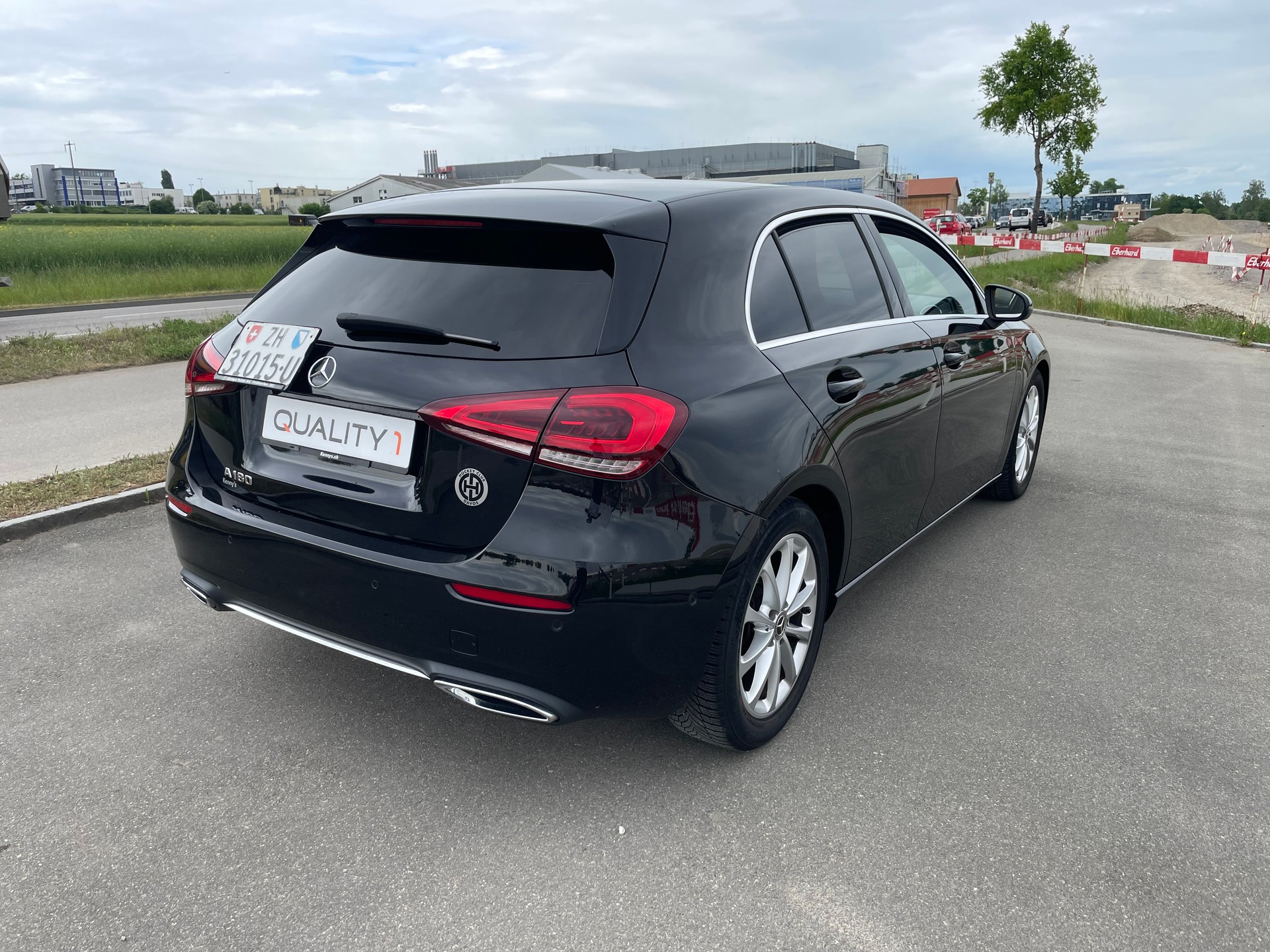 MERCEDES-BENZ A 180 Style 7G-DCT-image-3