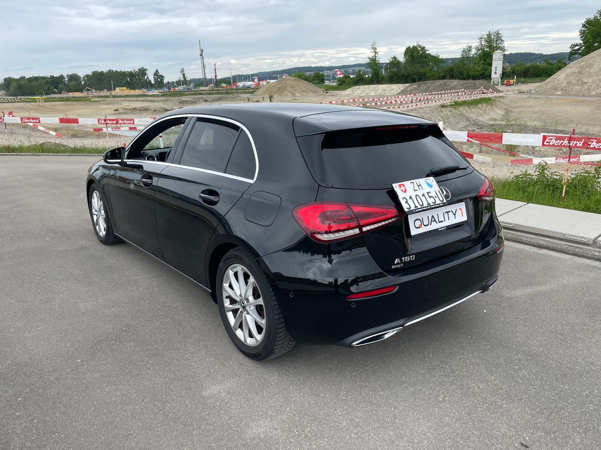 MERCEDES-BENZ A 180 Style 7G-DCT-image-5