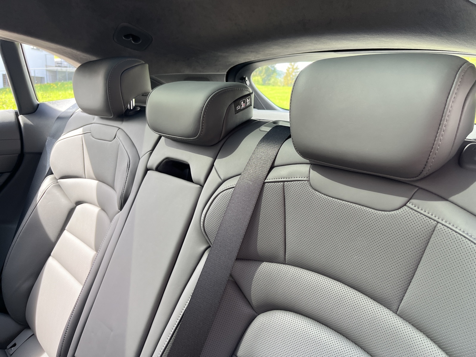 PORSCHE Taycan Sport Turismo GTS-image-16