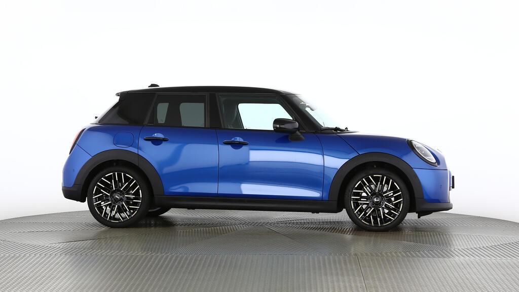 MINI Cooper 5 door C-showroom-element-2