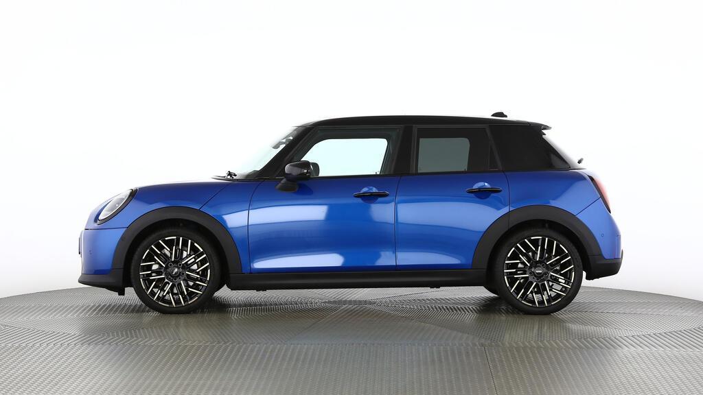 MINI Cooper 5 door C-showroom-element-1