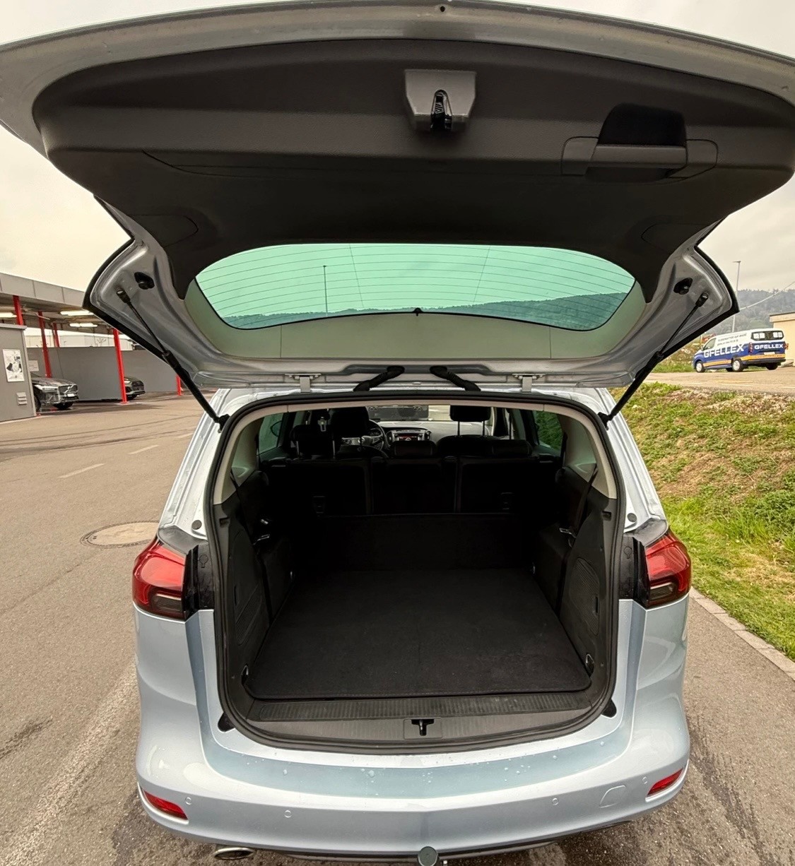 OPEL Zafira 2.0 CDTi Excellence Automatic-image-13