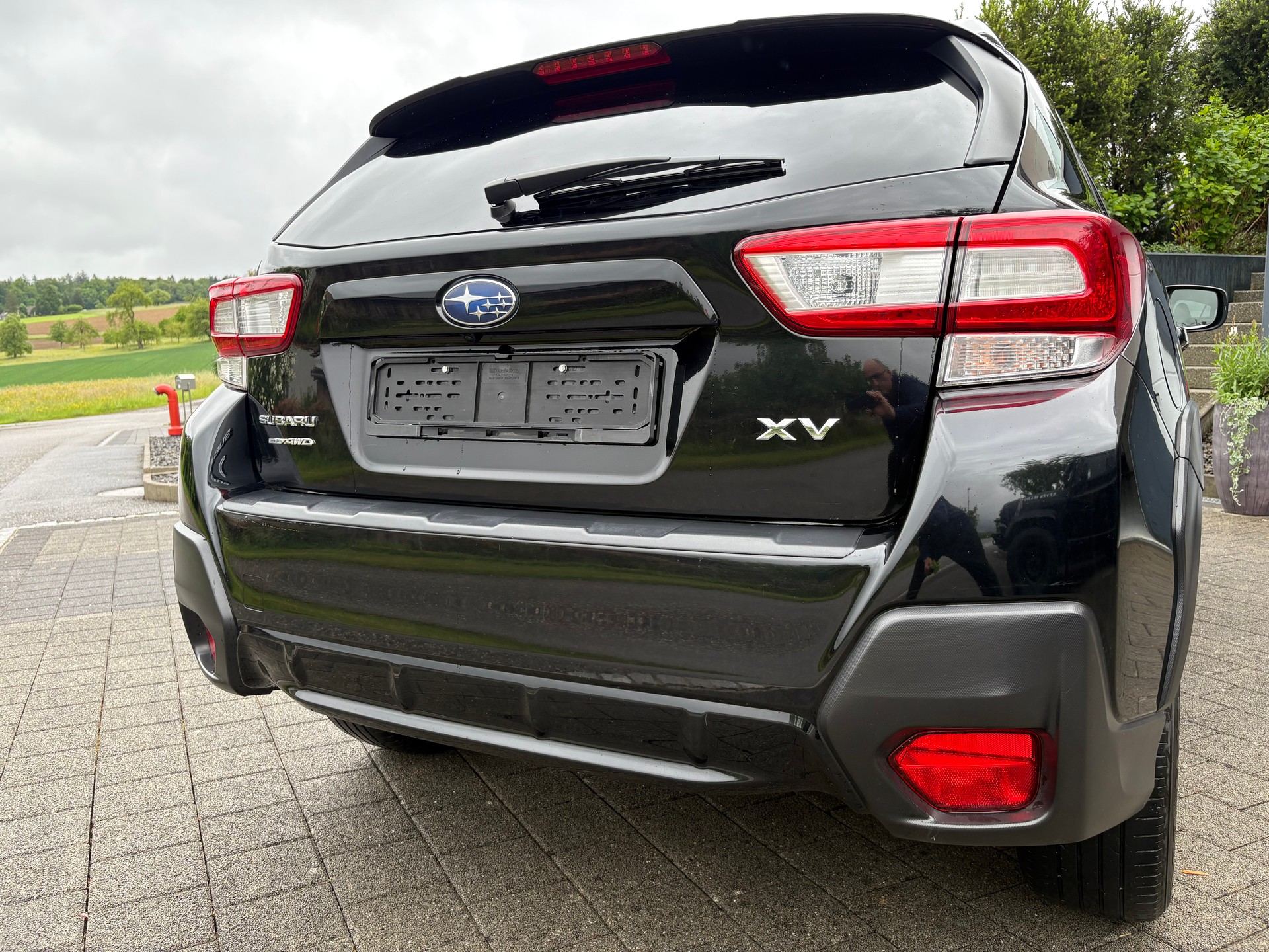 SUBARU 2.0i Luxury-image-3