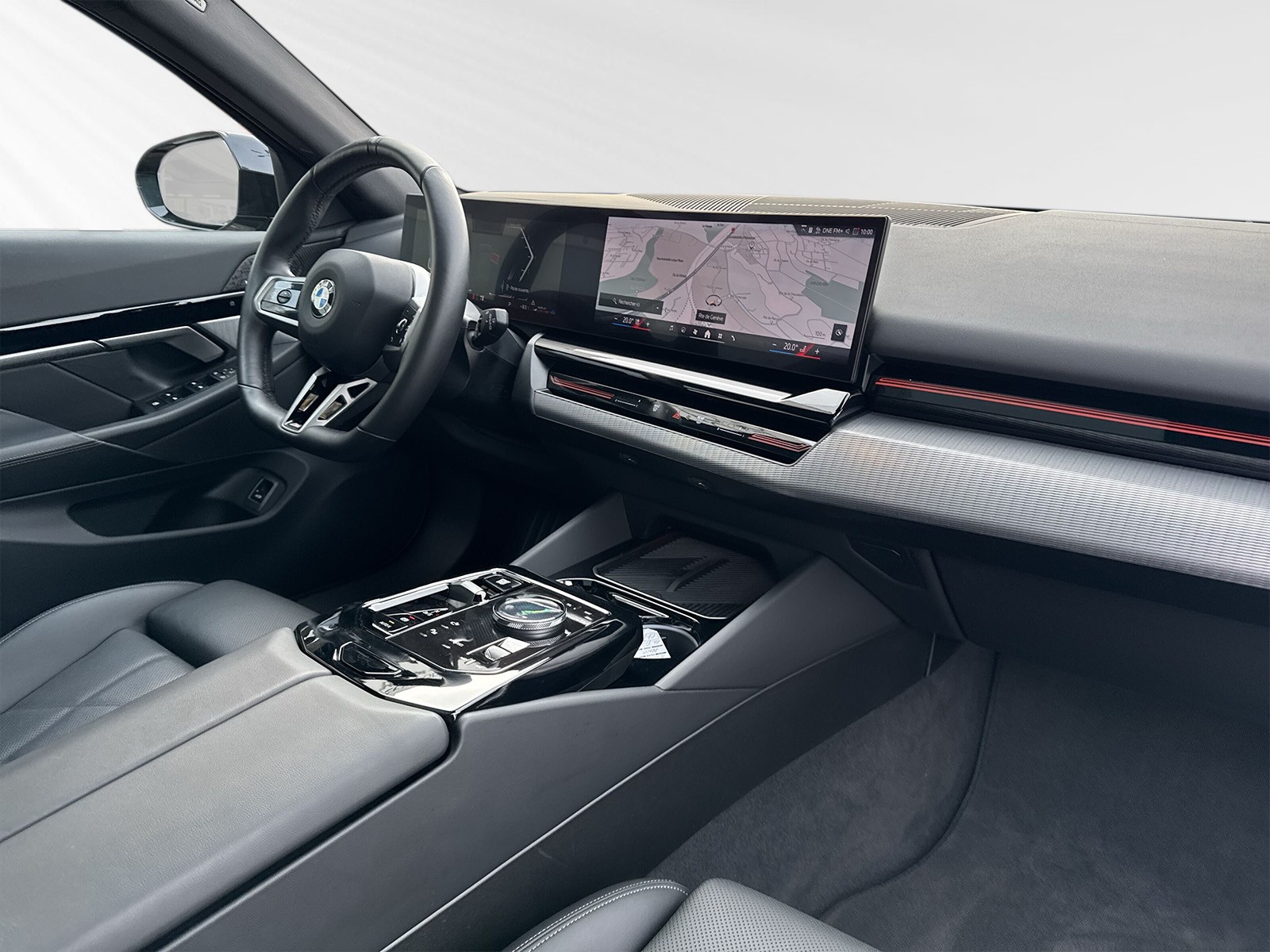 BMW 520d xDrive 48V Touring M Sport Steptronic-image-4