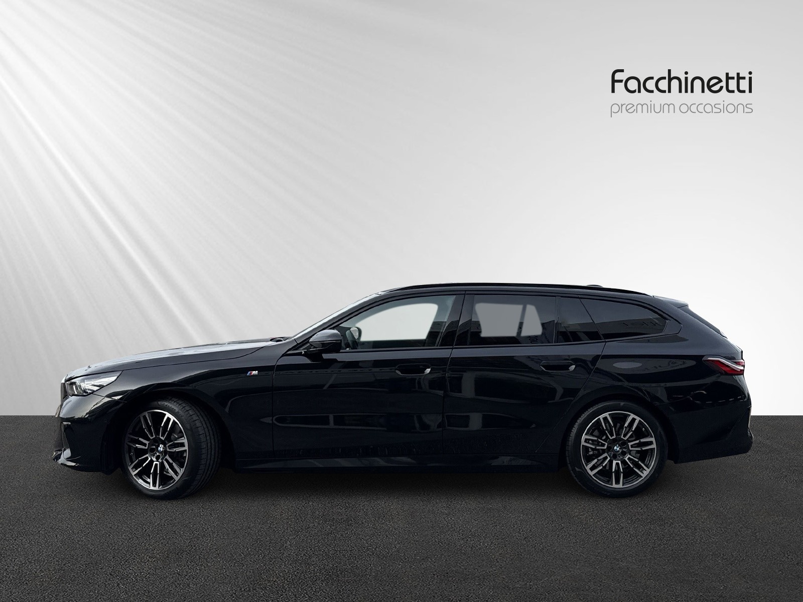 BMW 520d xDrive 48V Touring M Sport Steptronic-showroom-element-1