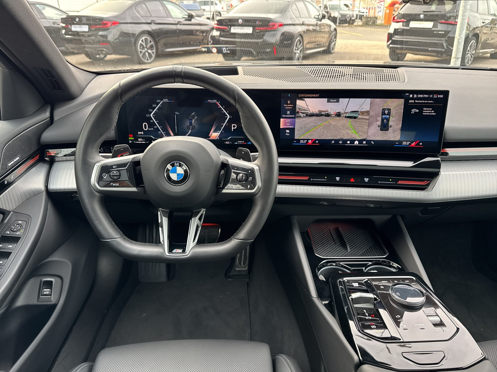 BMW 520d xDrive 48V Touring M Sport Steptronic-image-11