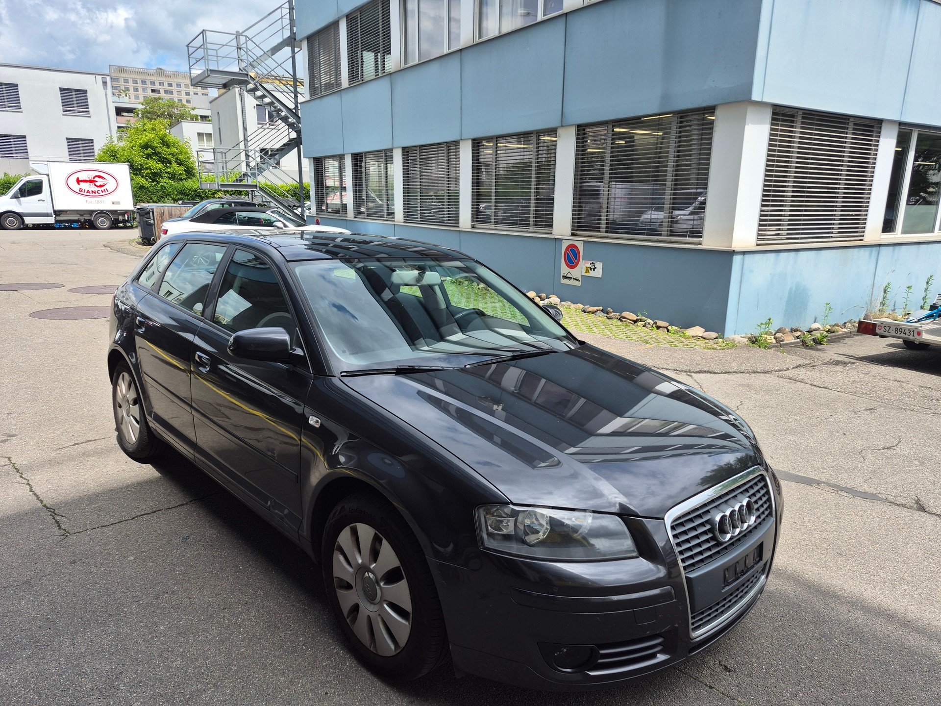 AUDI A3 Sportback 1.4 Turbo FSI Attraction-image-1