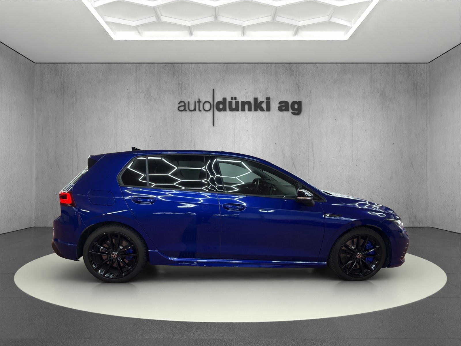 VW Golf 2.0 TSI R DSG 4Motion-image-4