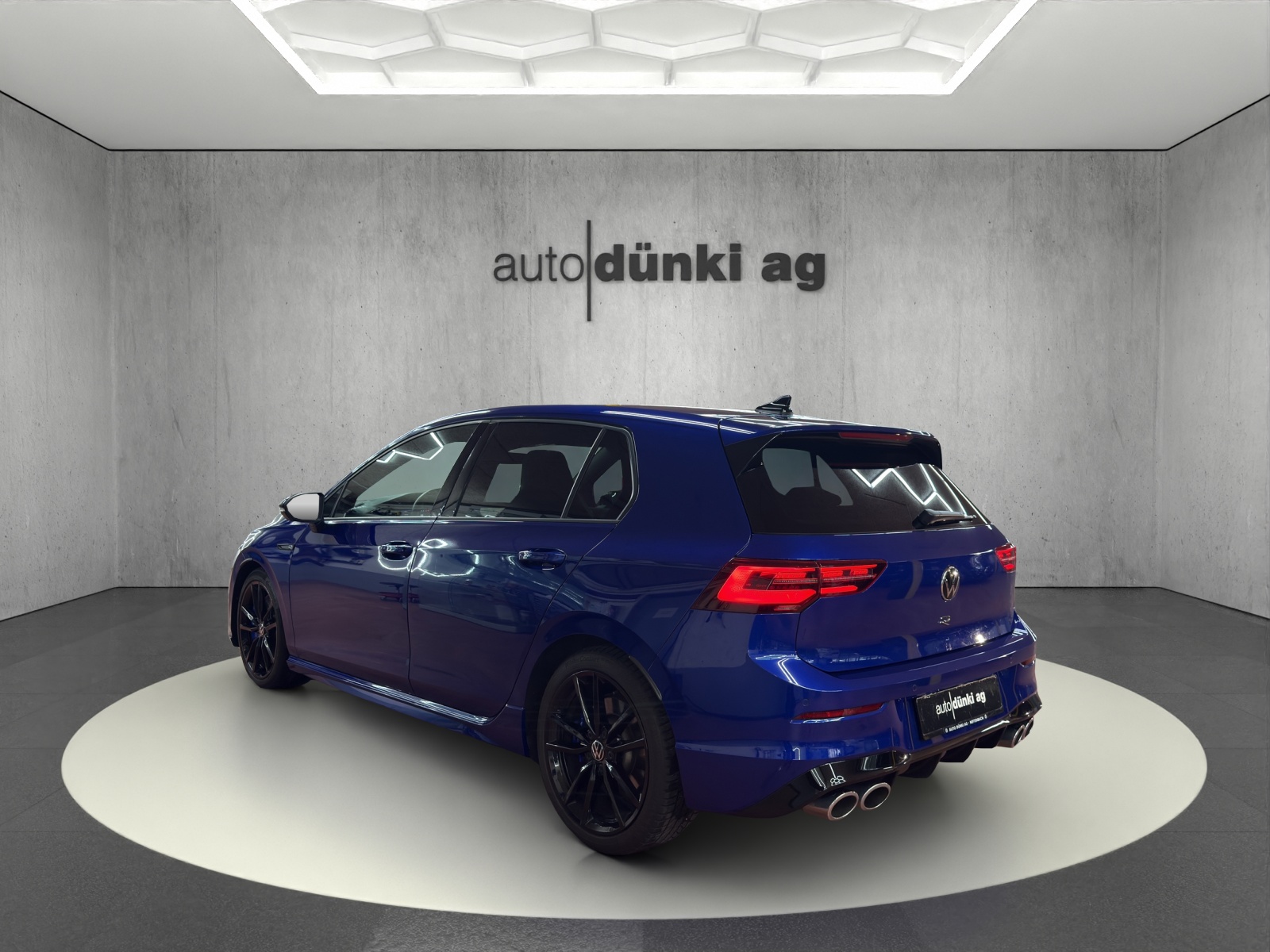 VW Golf 2.0 TSI R DSG 4Motion-showroom-element-2