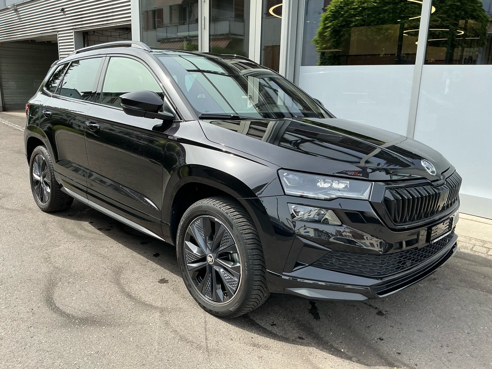 SKODA Karoq Sportline 4x4 *** PANORAMADACH ***-showroom-element-2