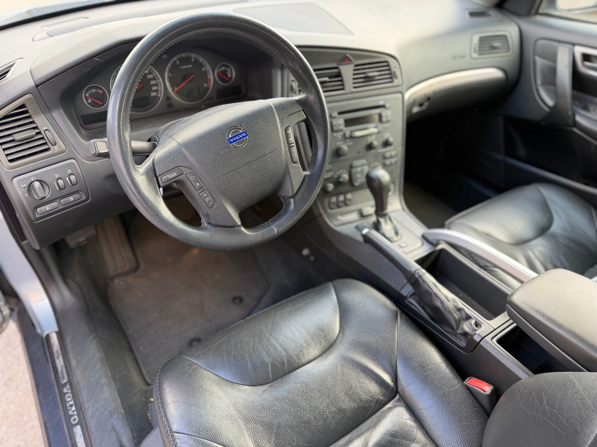 VOLVO XC70 D5 AWD Geartronic-image-8
