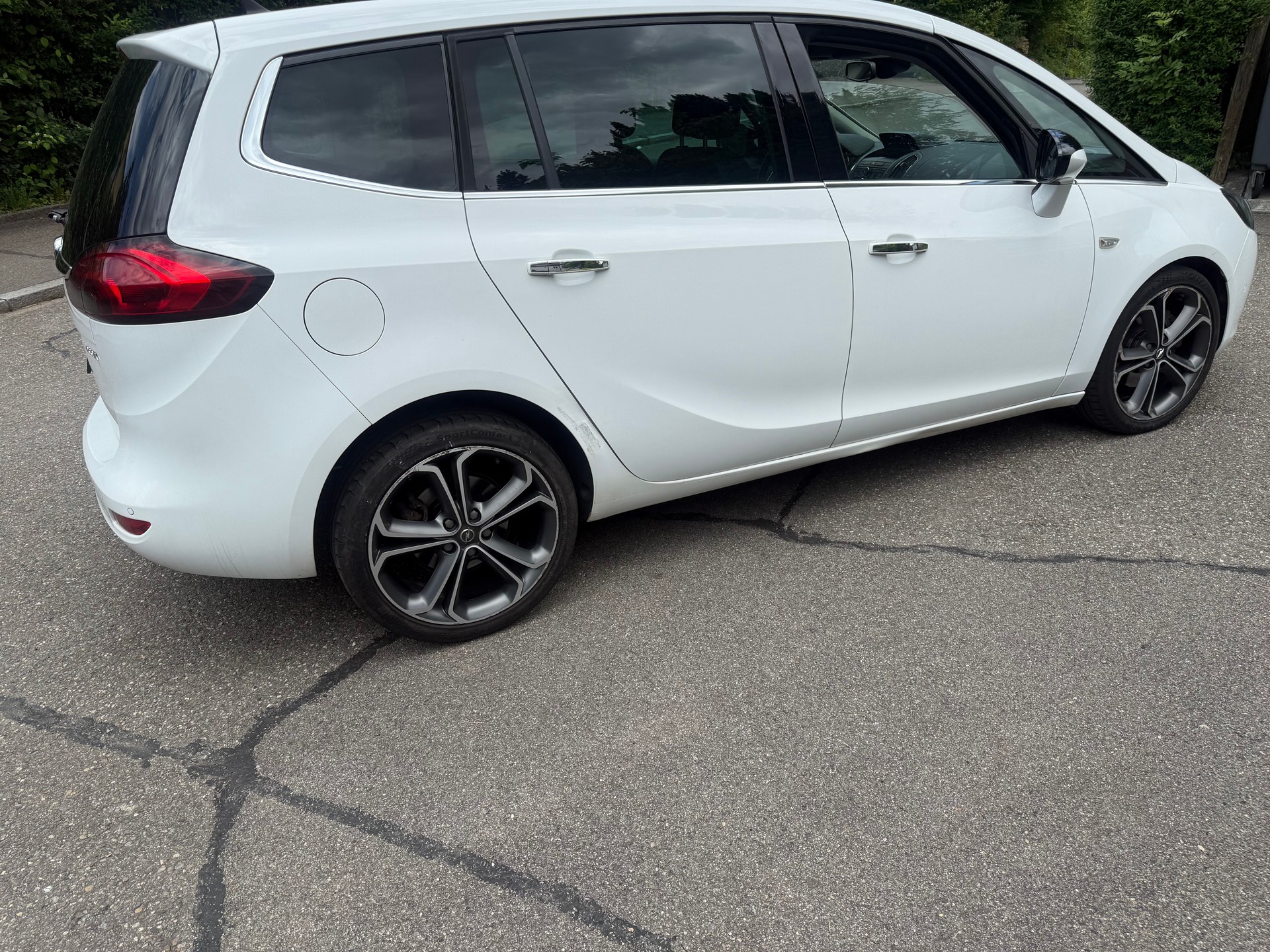 OPEL Zafira Tourer 1.4i 16V Cosmo-image-4
