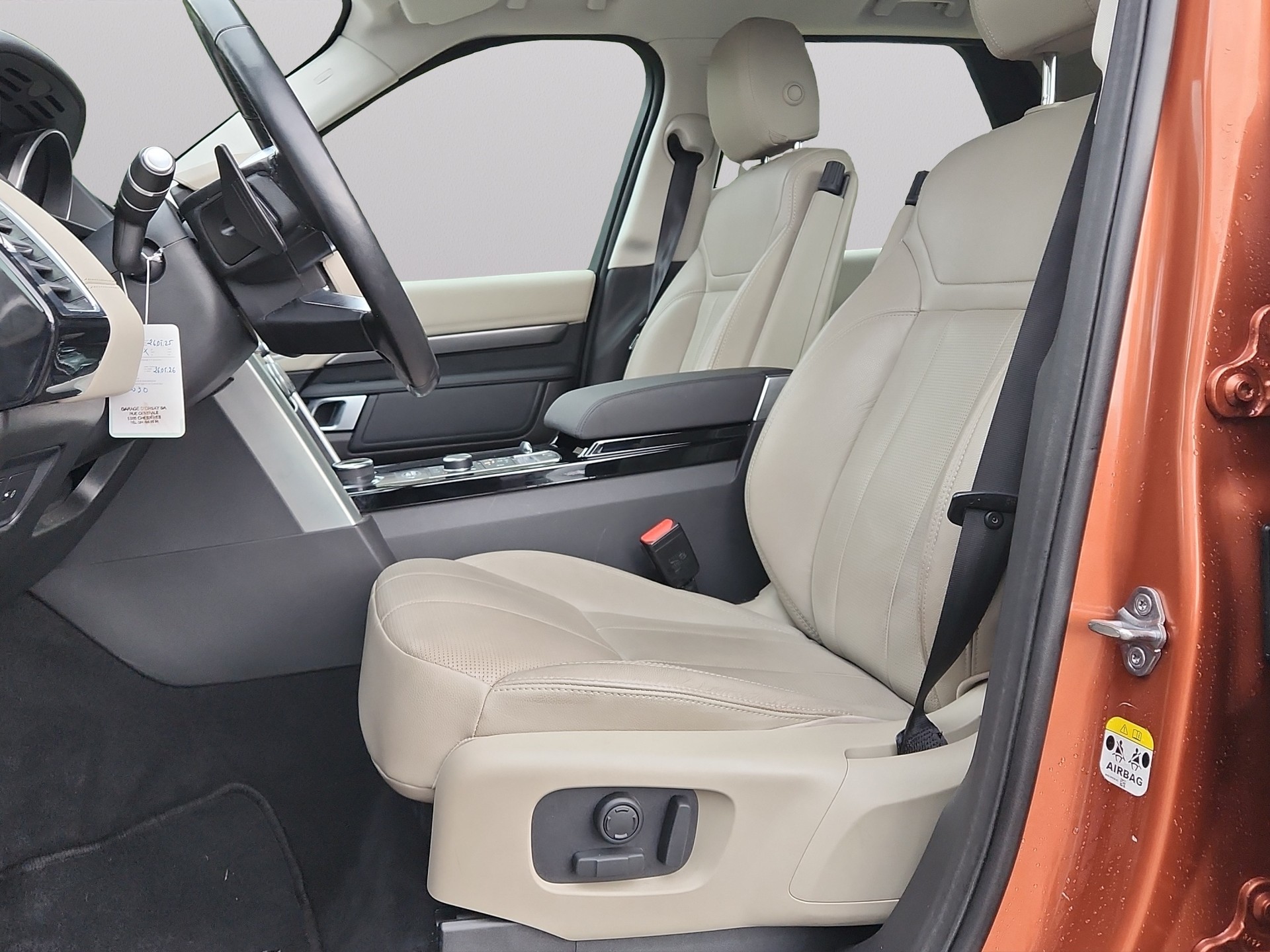 LAND ROVER Discovery 3.0 TD6 HSE Automatic-image-8