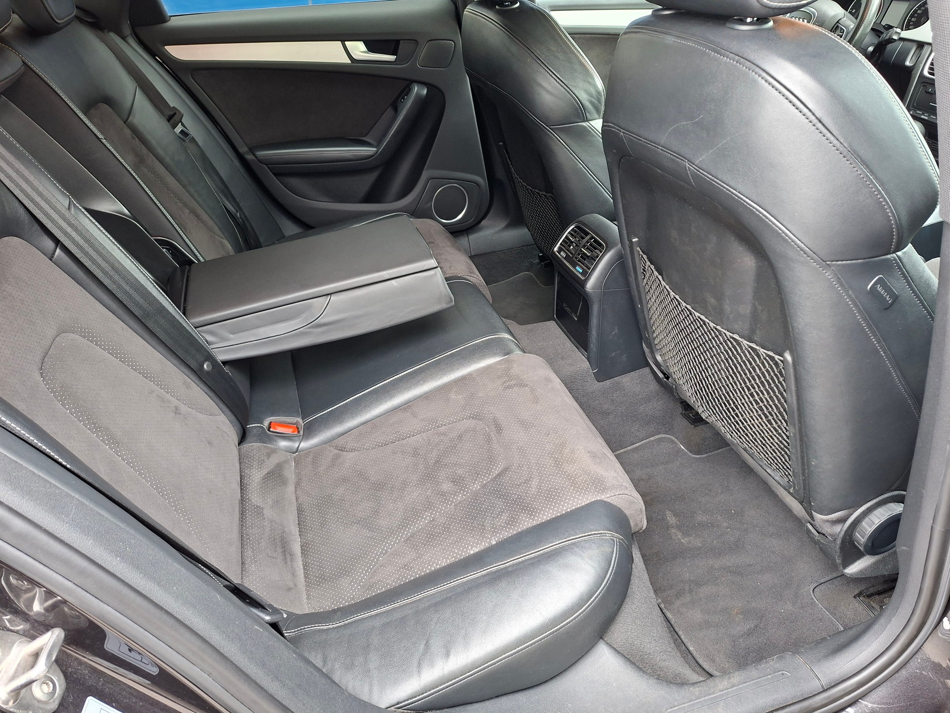 AUDI A4 Avant 3.0 TDI quattro S-tronic S-Line-image-10