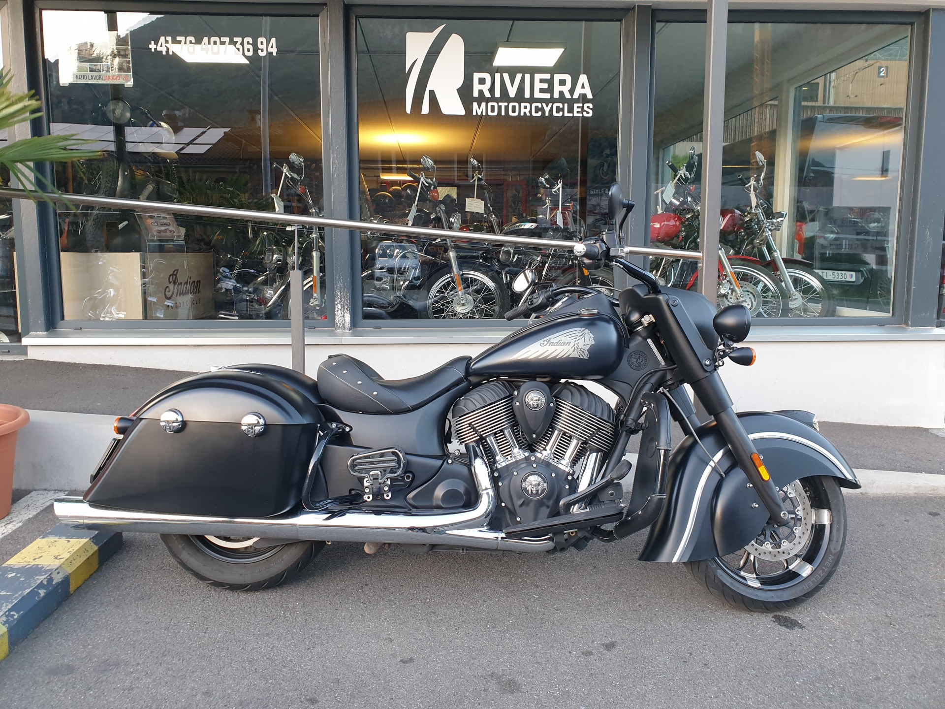 INDIAN Chief Dark Horse-image-0