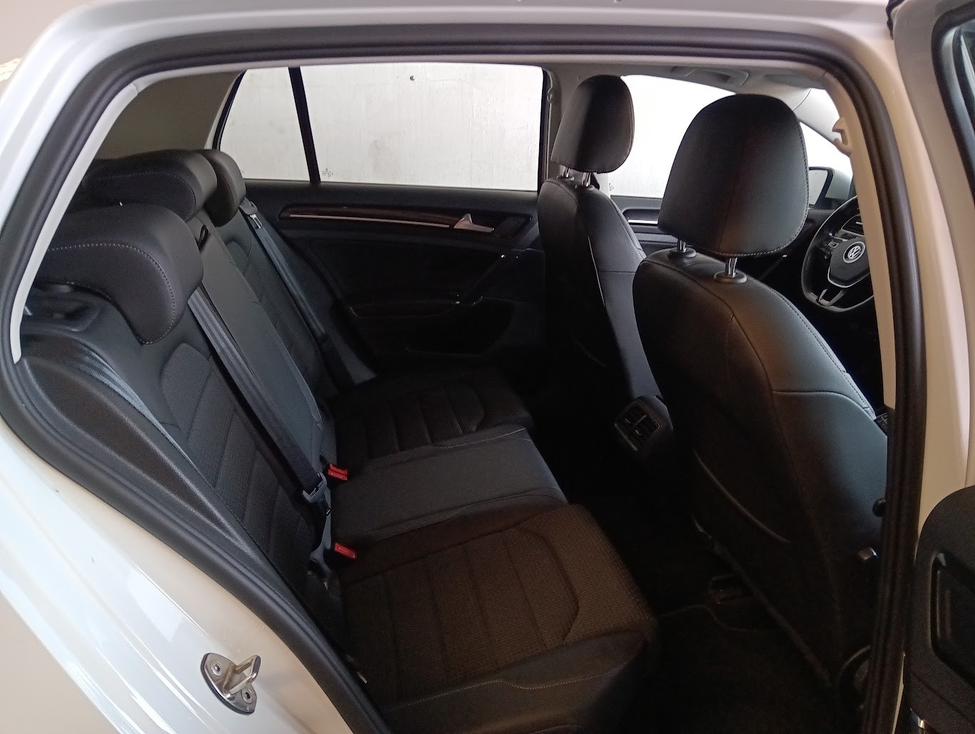 VW Golf 1.4 TSI Highline DSG-image-11