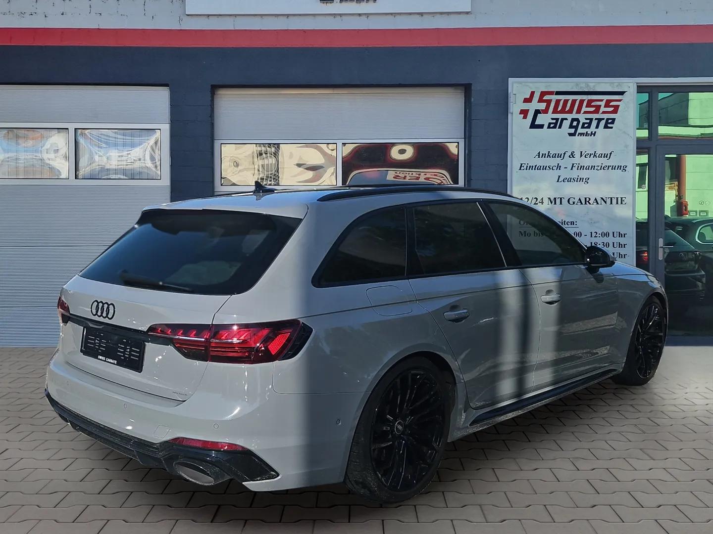 AUDI RS4 Avant quattro tiptronic mit AHK & Panoramadach-image-7