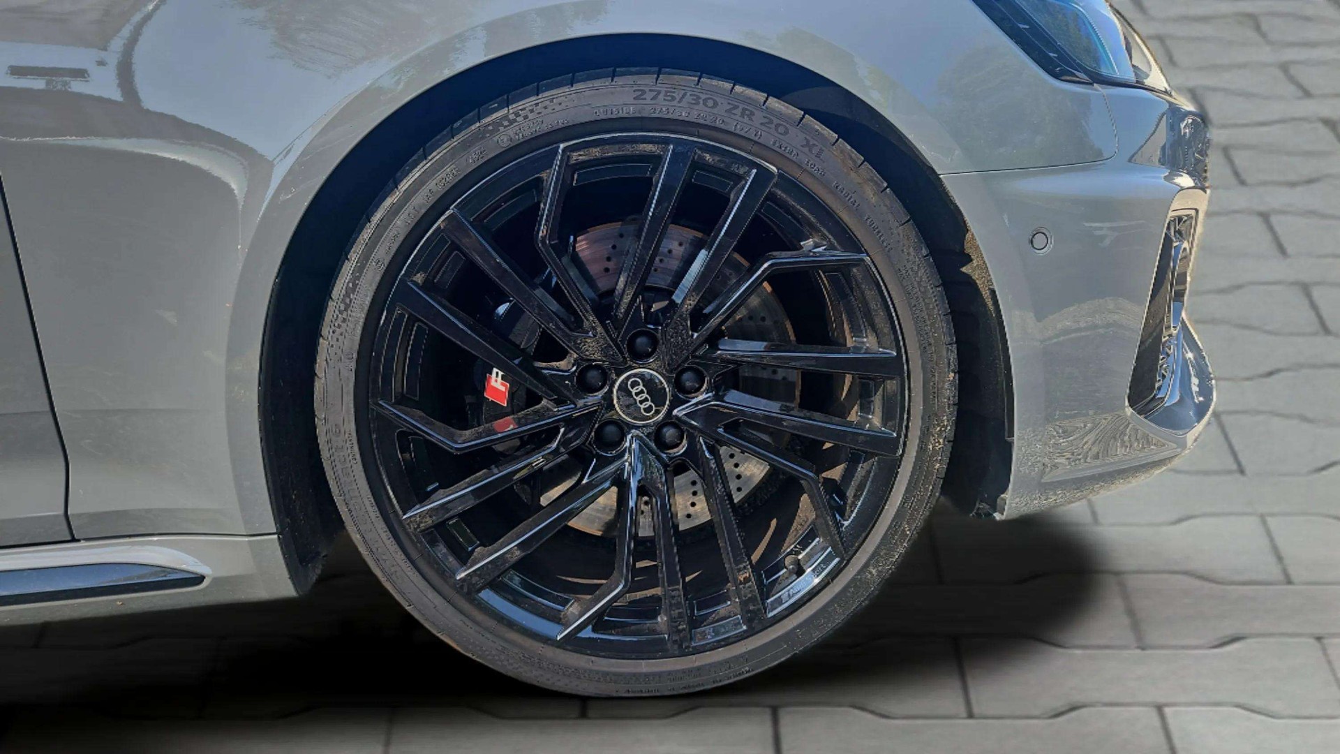AUDI RS4 Avant quattro tiptronic mit AHK & Panoramadach-image-34