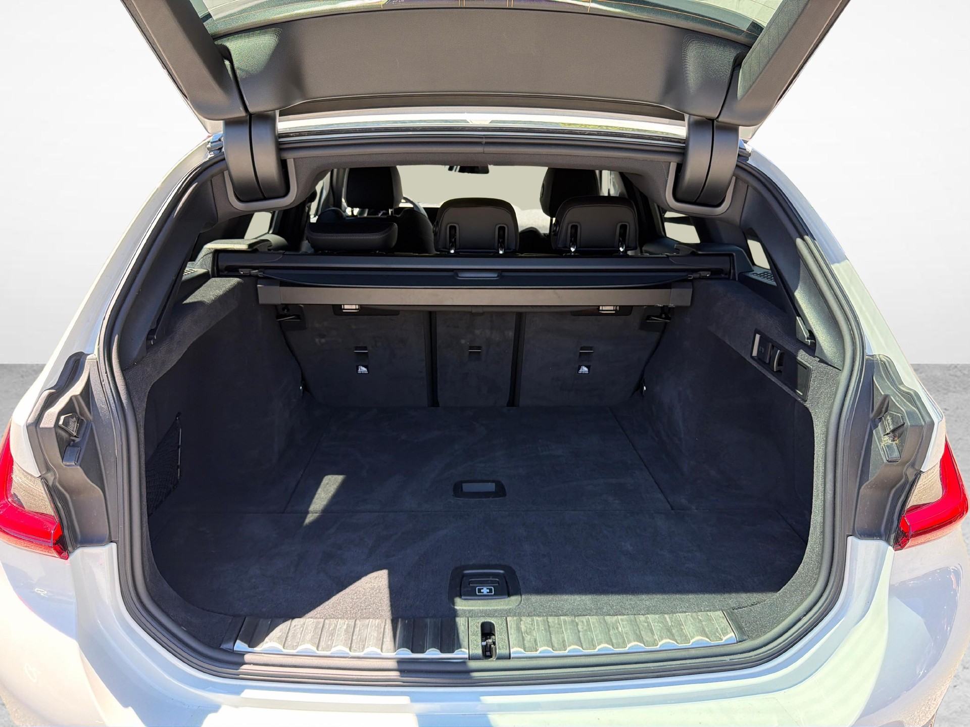 BMW 320d xDrive SAG Touring-image-19
