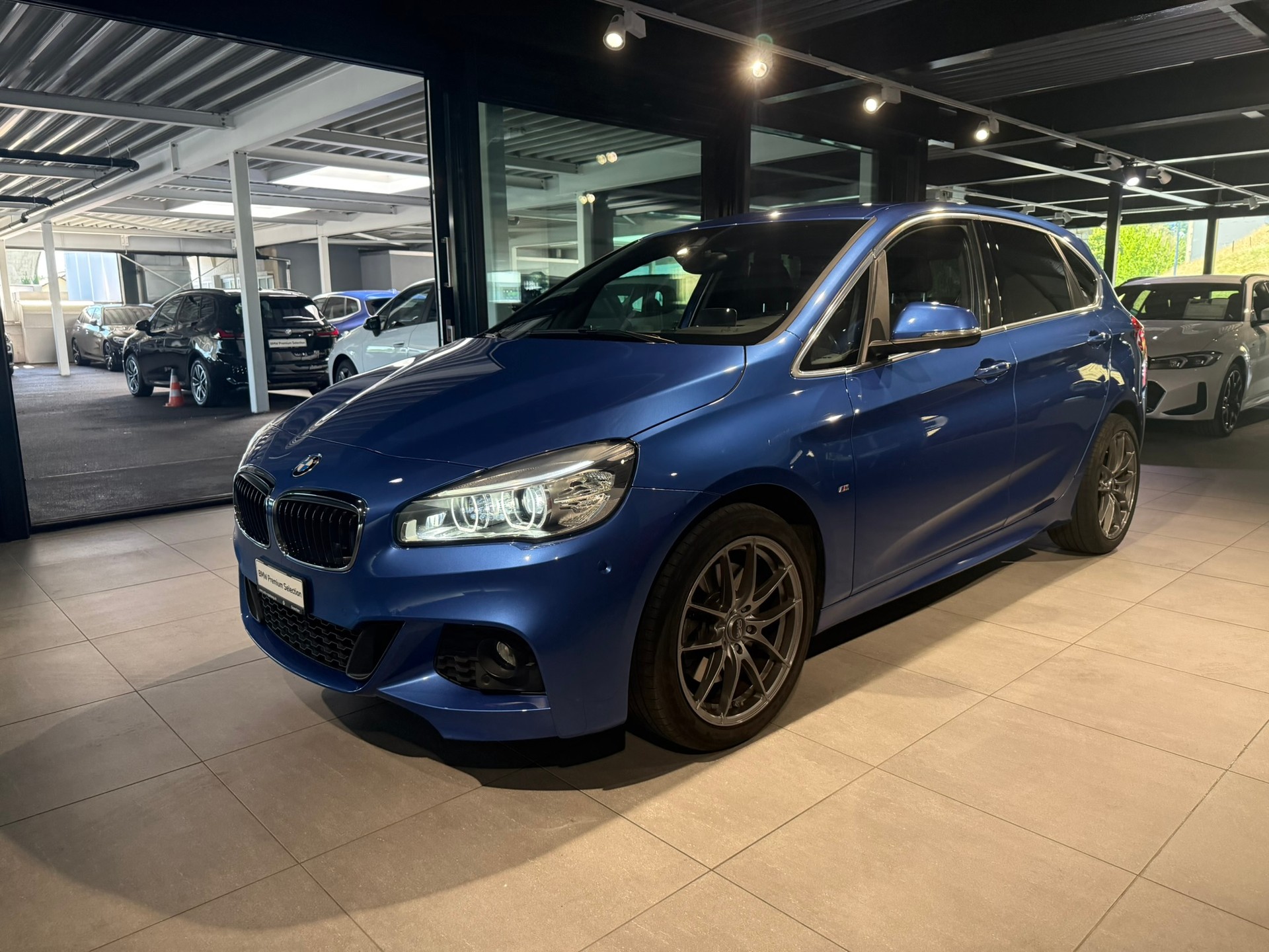 BMW 225i xDrive Active Tourer M Sport Steptronic-showroom-element-2