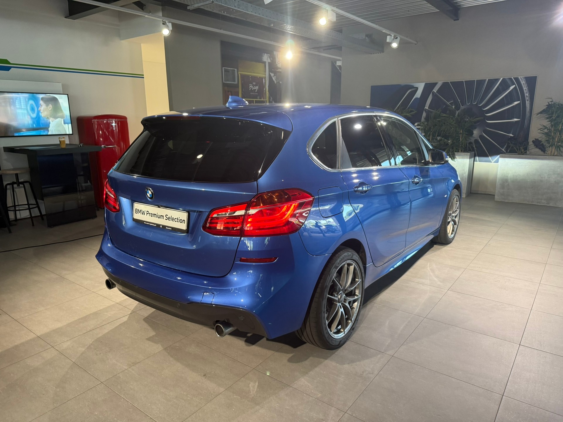 BMW 225i xDrive Active Tourer M Sport Steptronic-image-6