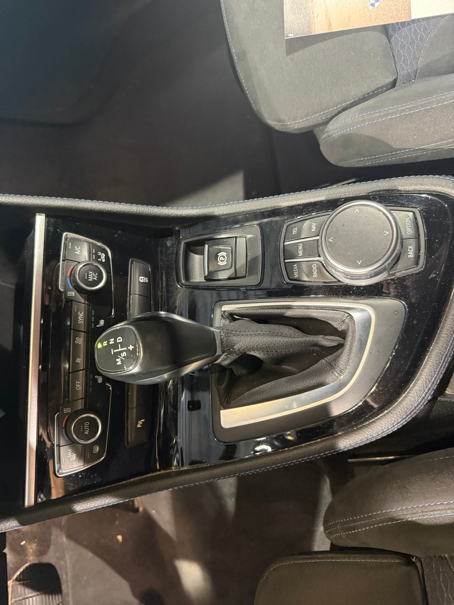 BMW 225i xDrive Active Tourer M Sport Steptronic-image-25