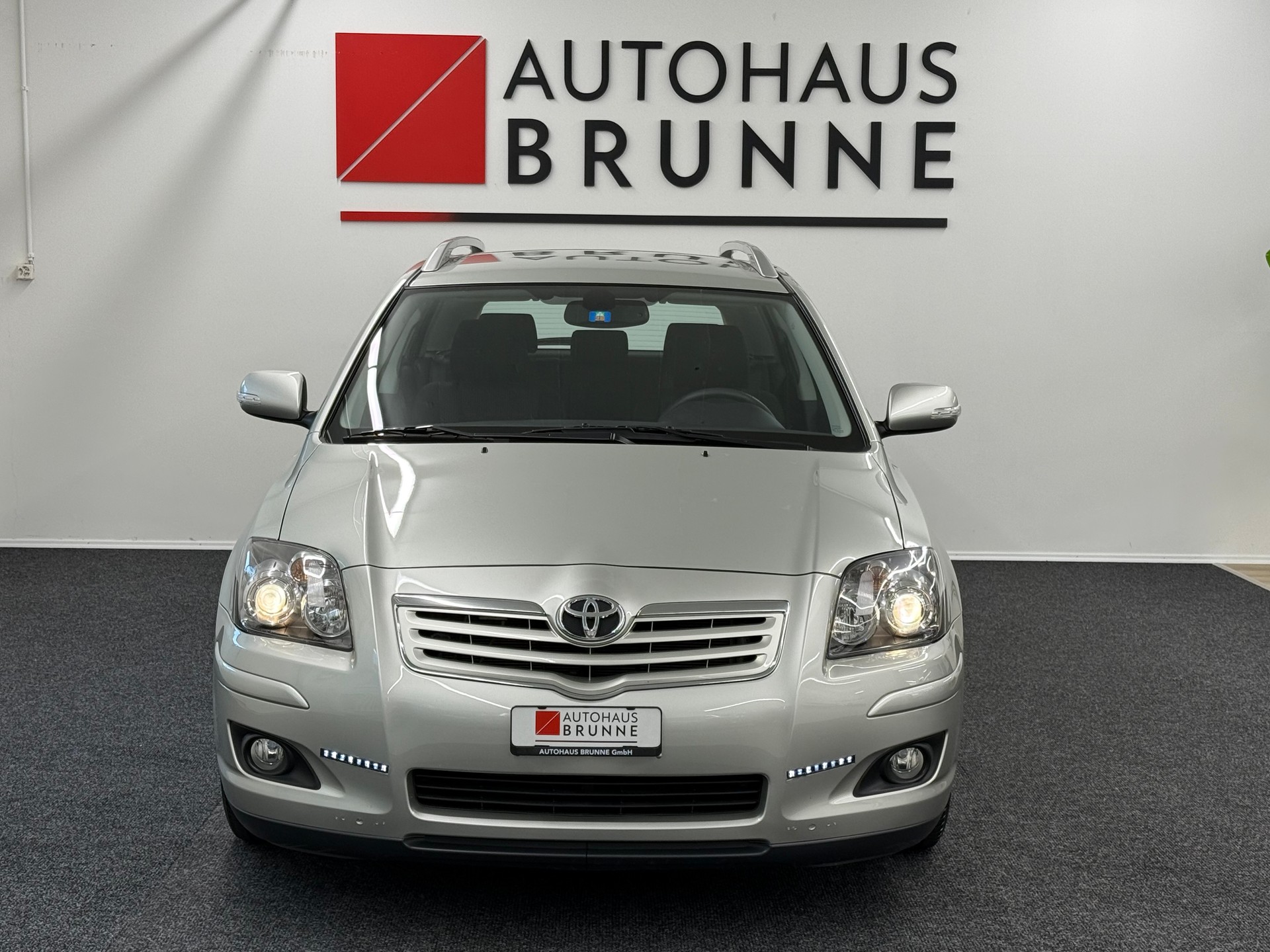 TOYOTA Avensis 1.8 VVT-i Linea Terra Sportswagon-showroom-element-1