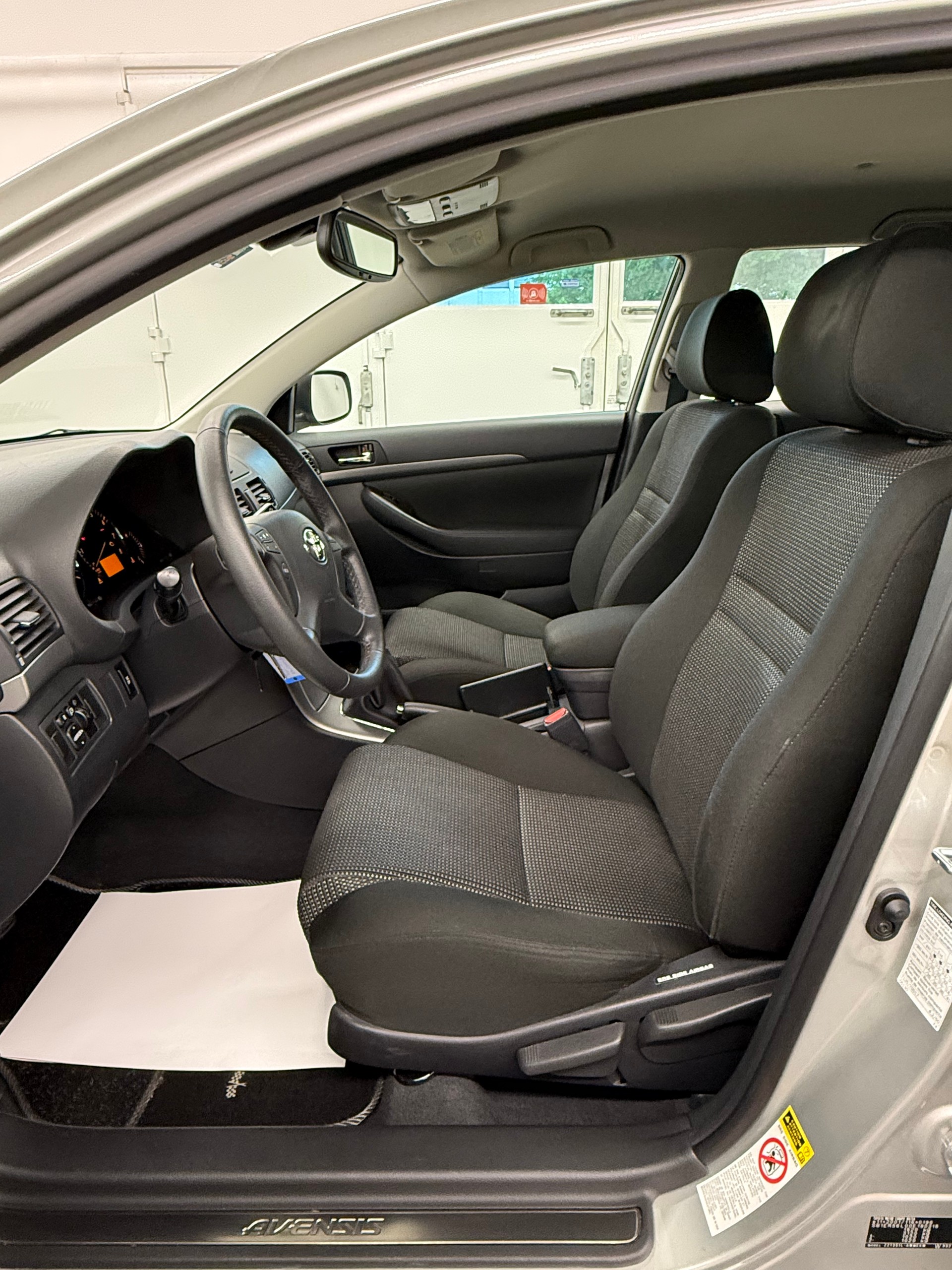 TOYOTA Avensis 1.8 VVT-i Linea Terra Sportswagon-image-11