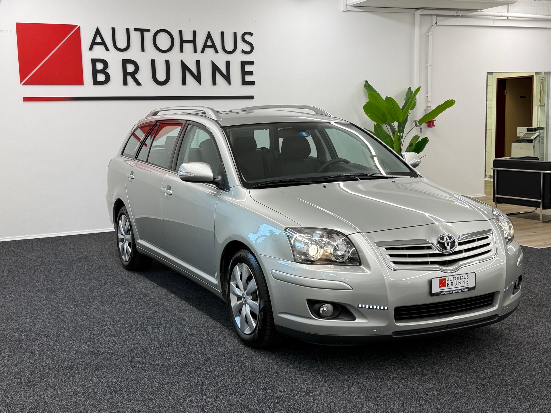 TOYOTA Avensis 1.8 VVT-i Linea Terra Sportswagon-showroom-element-2