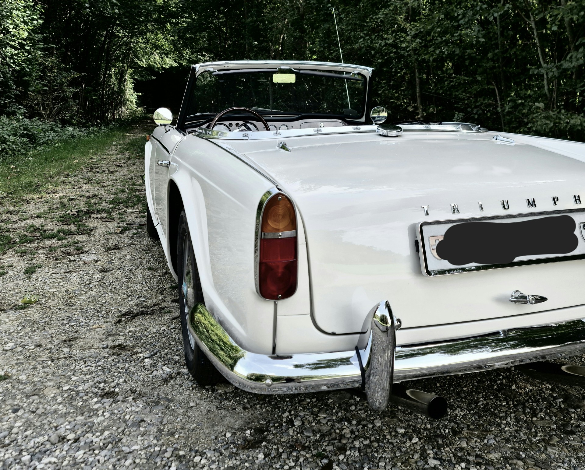 TRIUMPH TR4A-image-1