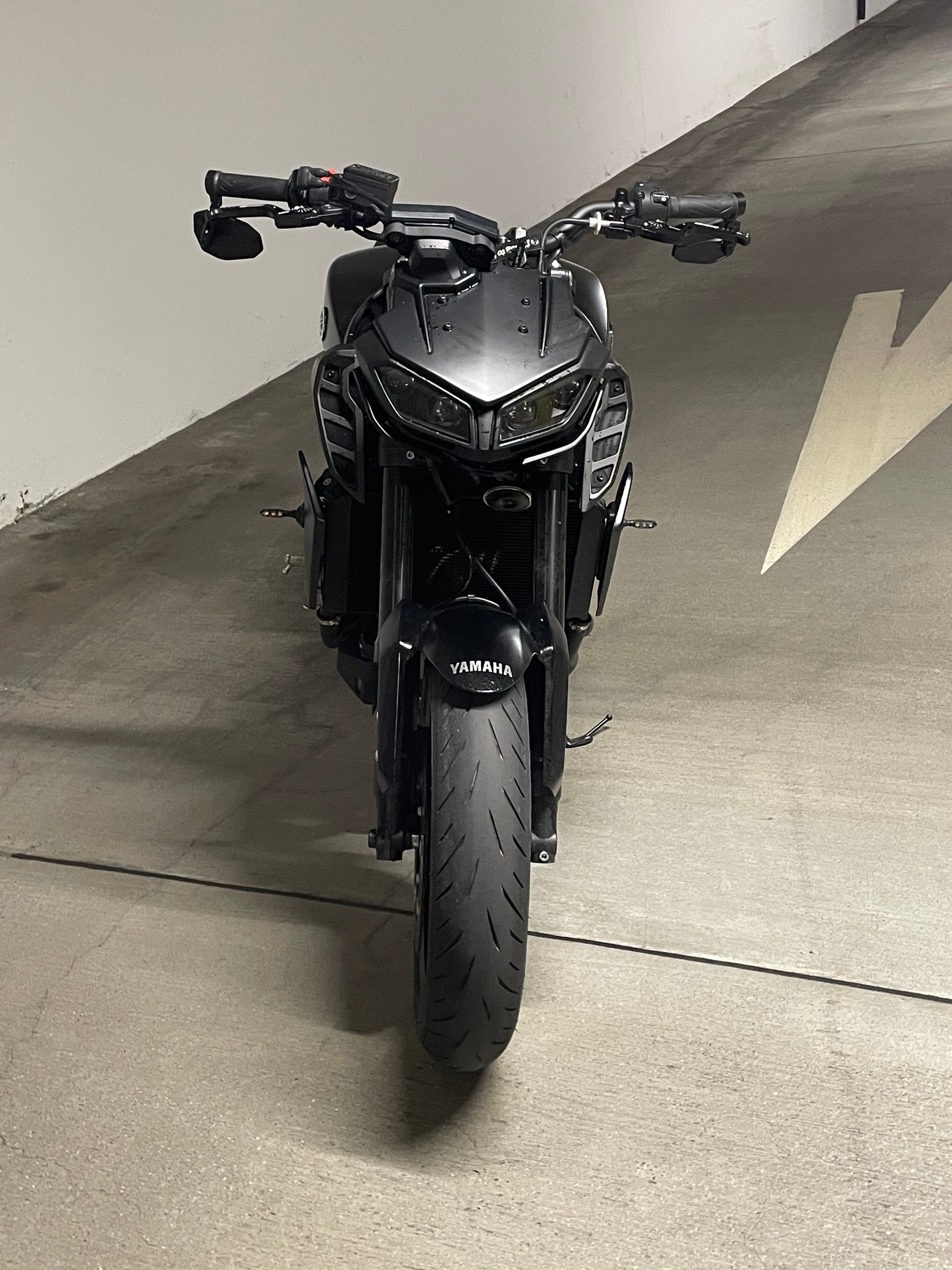 YAMAHA MT-09 ABS-image-1