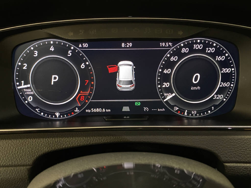 VW Golf VII 2.0 TSI R DSG 4motion-image-8