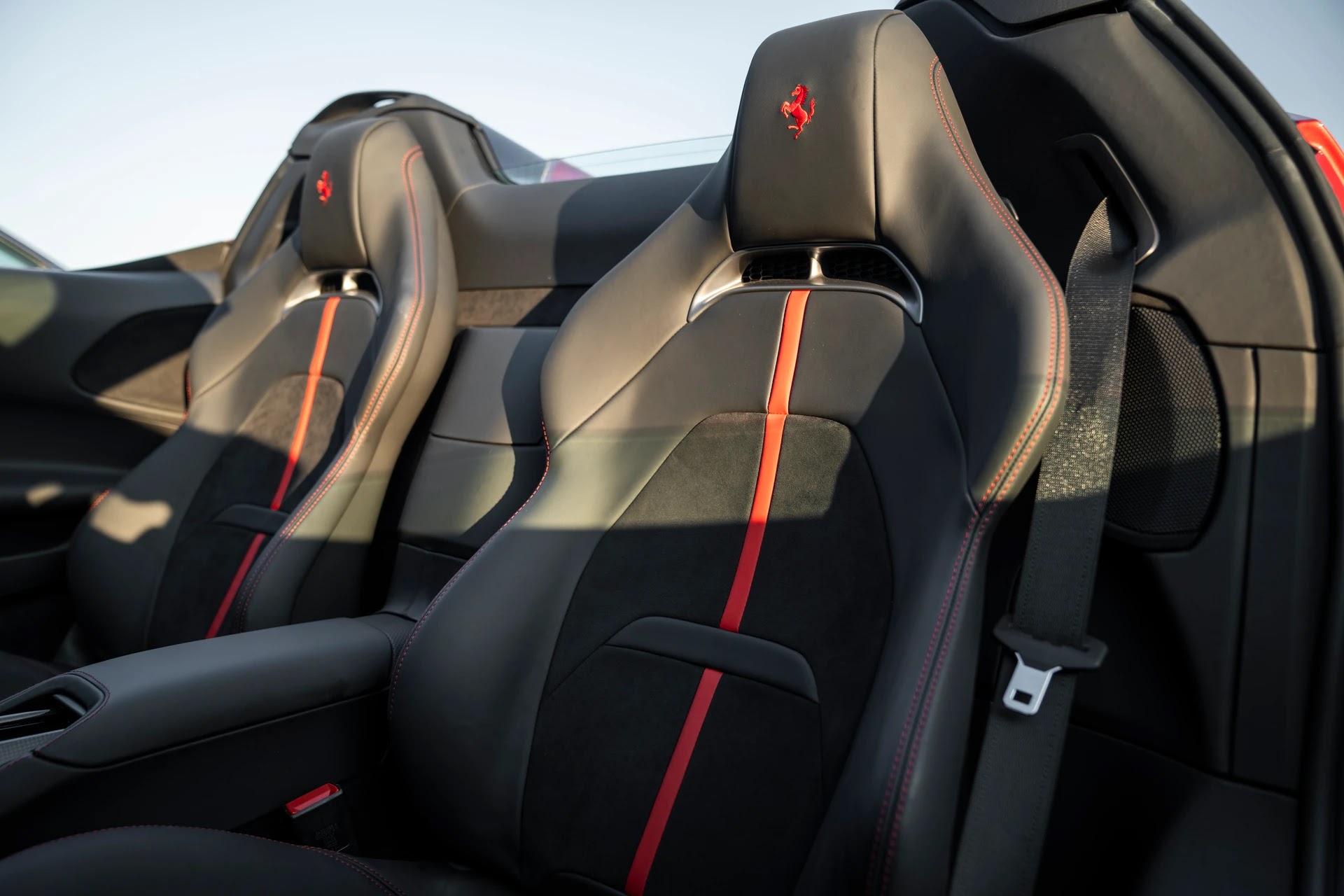 FERRARI SF90 Spider-image-13