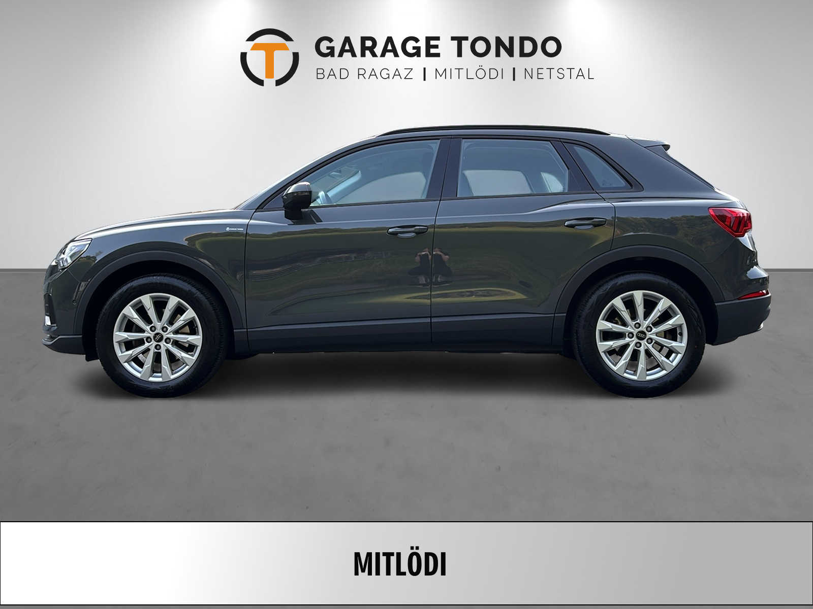 AUDI Q3 1.5 35 TFSI Attraction S-Tronic-showroom-element-3