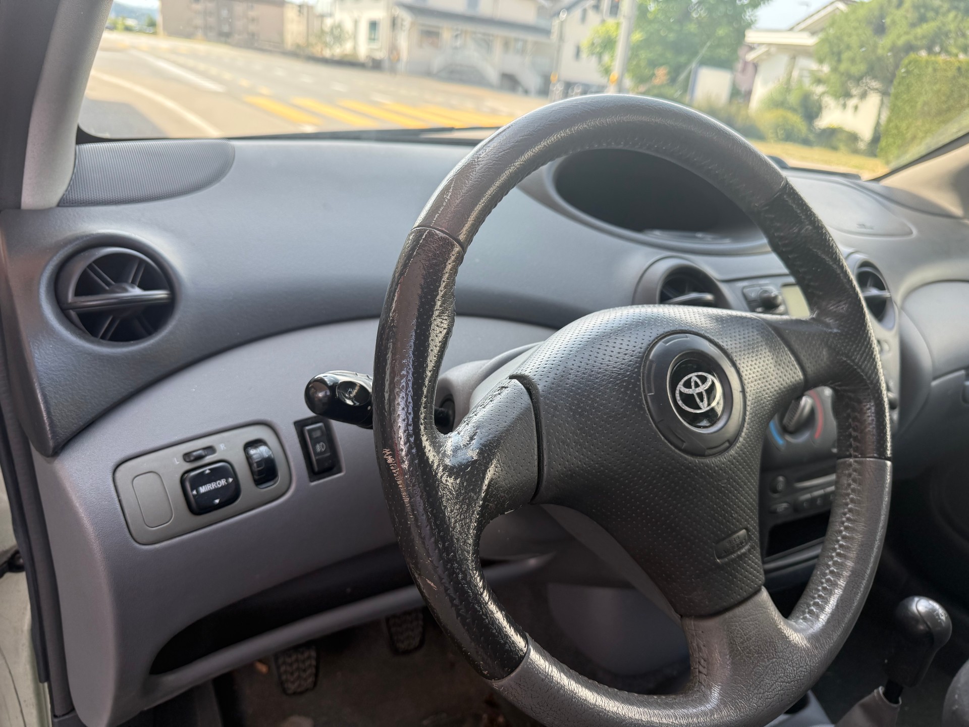 TOYOTA Yaris 1.3 Linea Sol-image-7