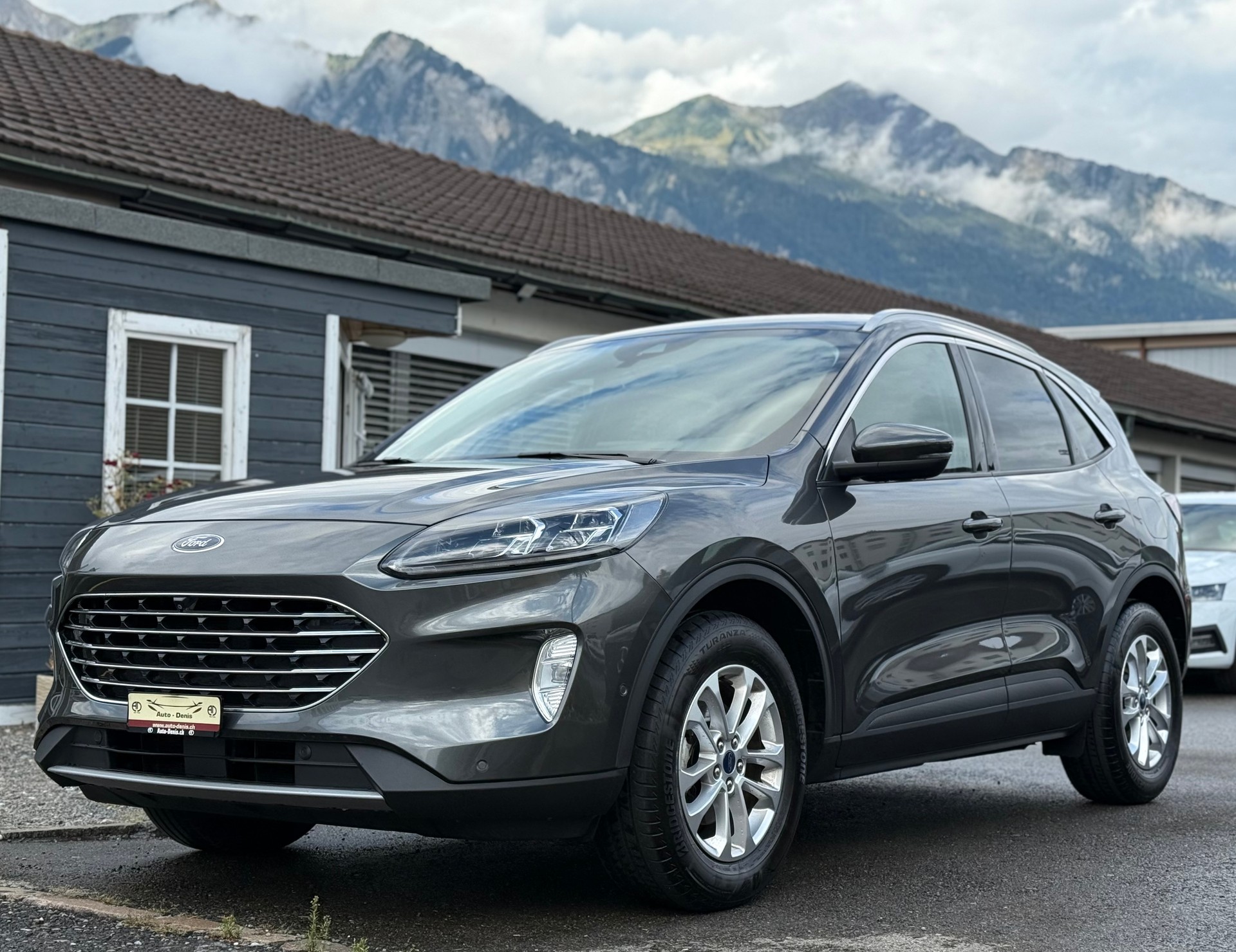 FORD Kuga 2.5 Hybrid Titanium X 4x4