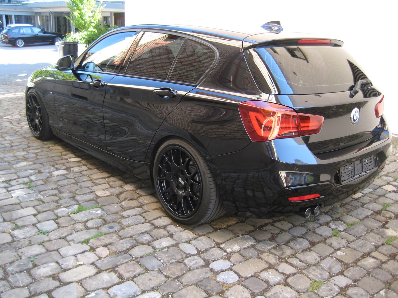 BMW 120d xDrive SAG-image-2
