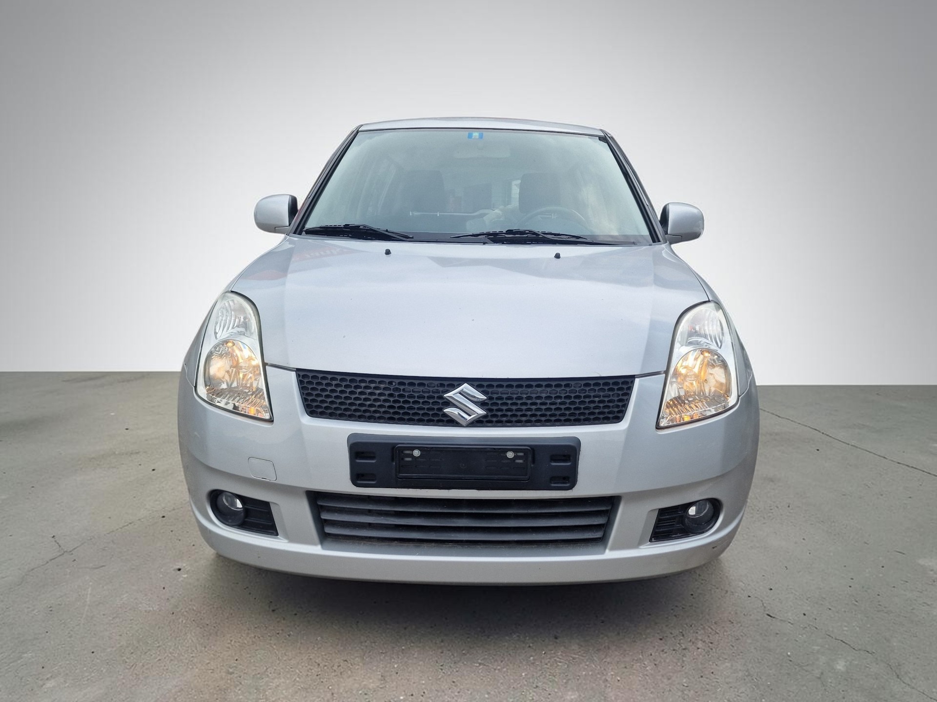 SUZUKI Swift 1.3i 16V GL Top 4x4 12Mt Gara MFK Neu 8Rad-showroom-element-2