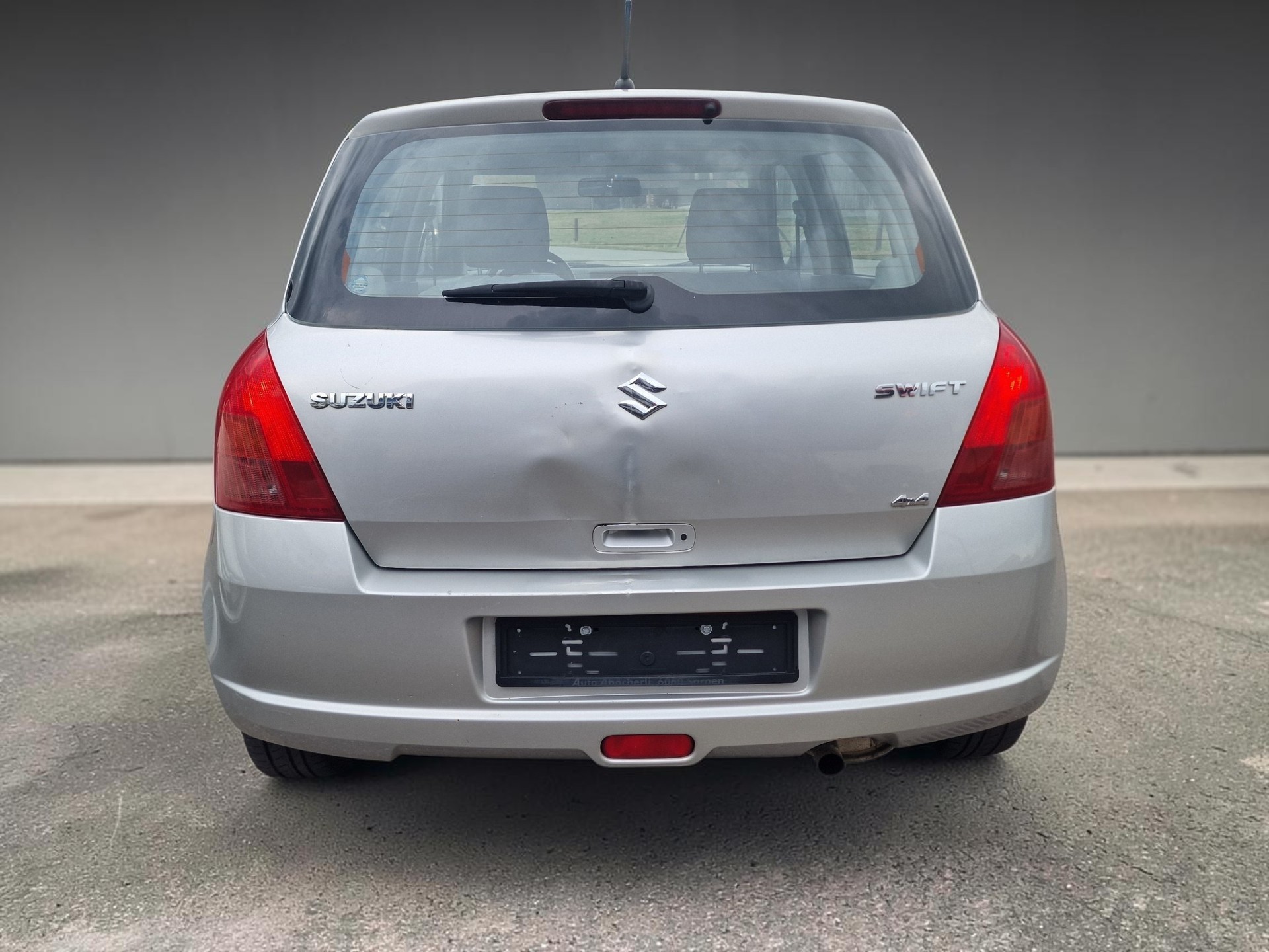 SUZUKI Swift 1.3i 16V GL Top 4x4 12Mt Gara MFK Neu 8Rad-image-6