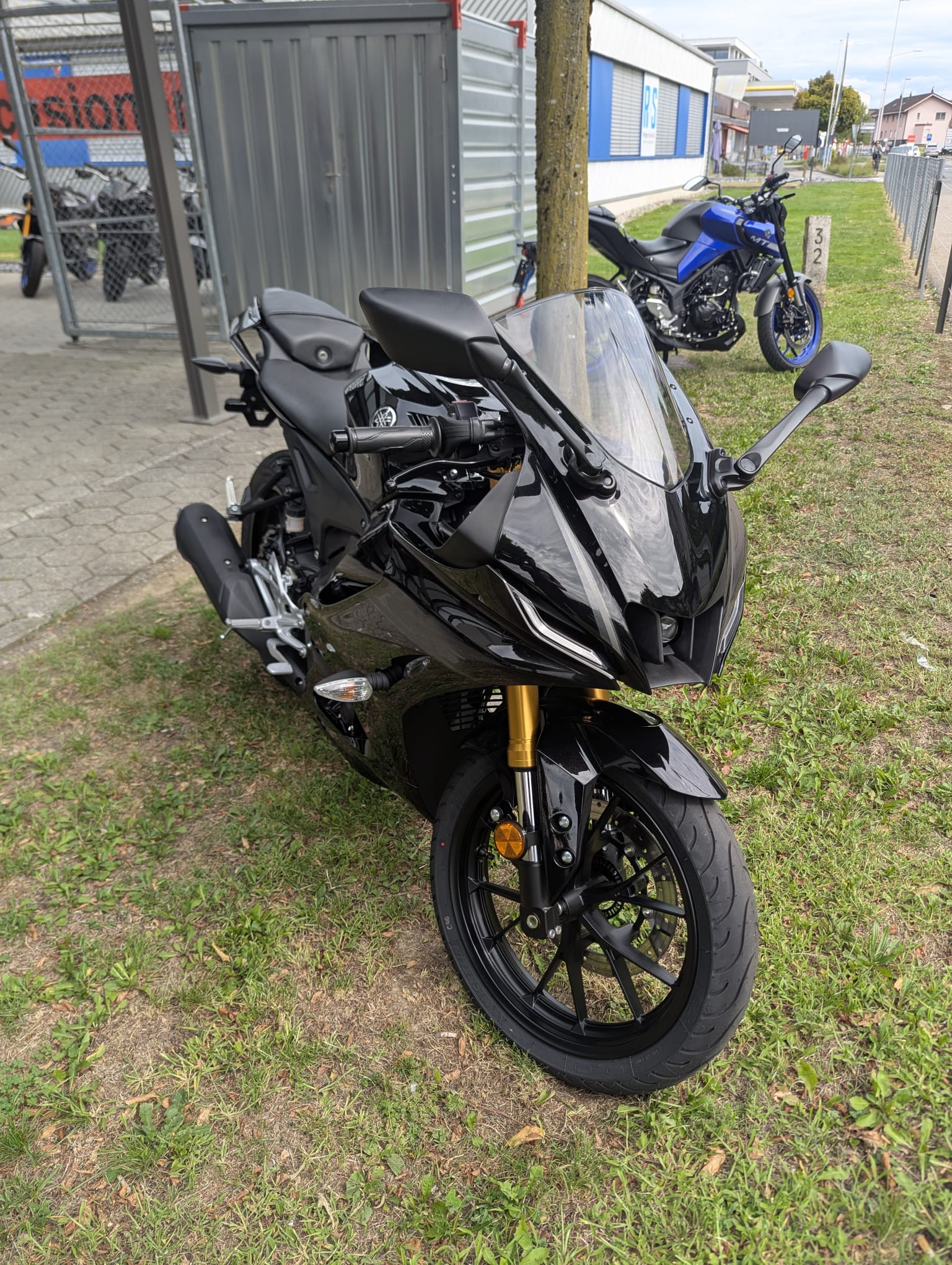 YAMAHA YZF-R 125 ABS-image-0