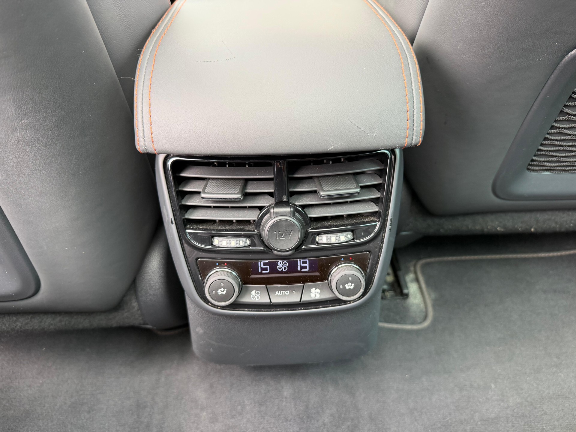 PEUGEOT 508 RXH 2.0 HDI Hybrid4 EGS6-image-16