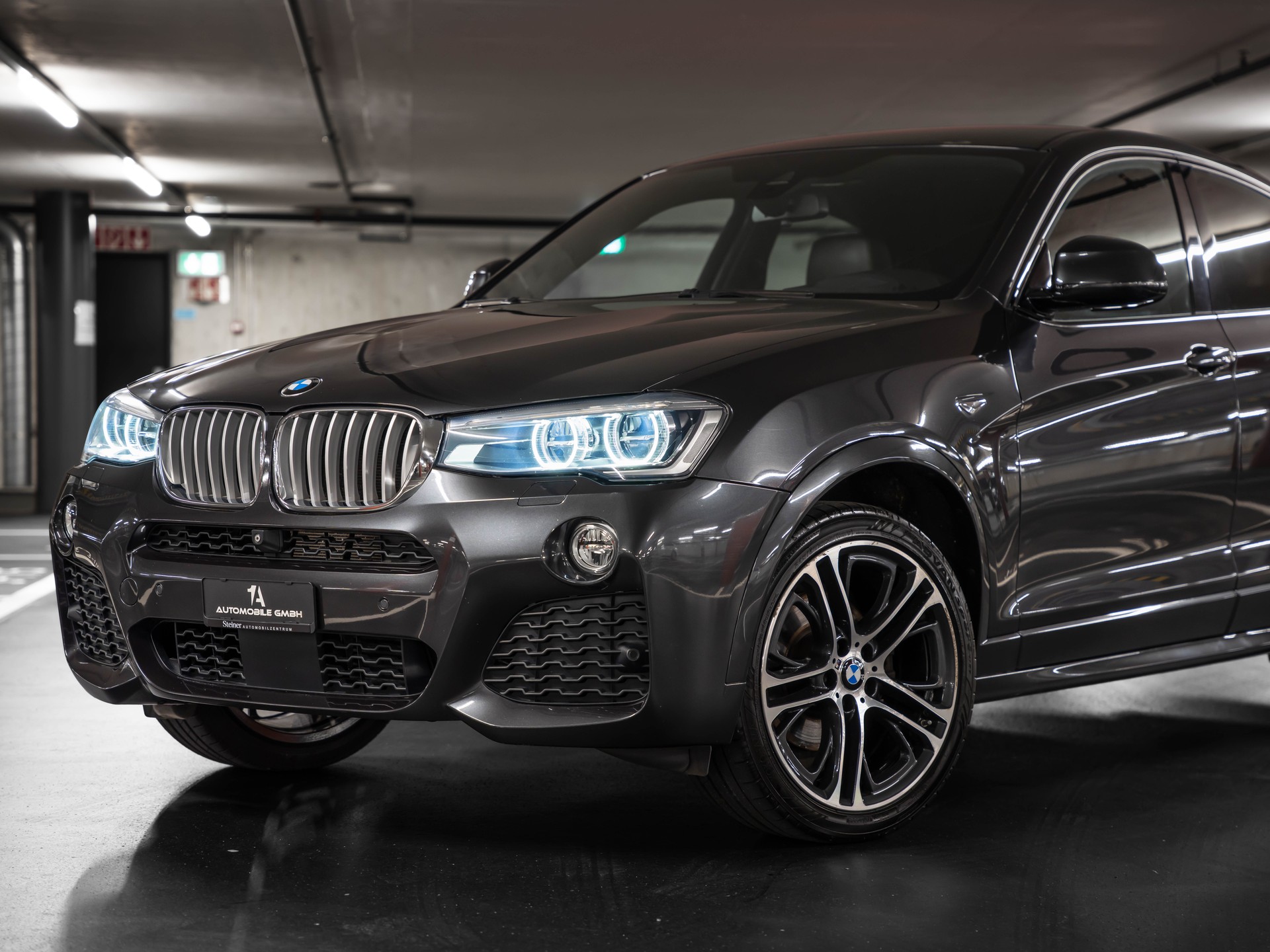BMW X4 xDrive 35i Steptronic M-Paket-showroom-element-1