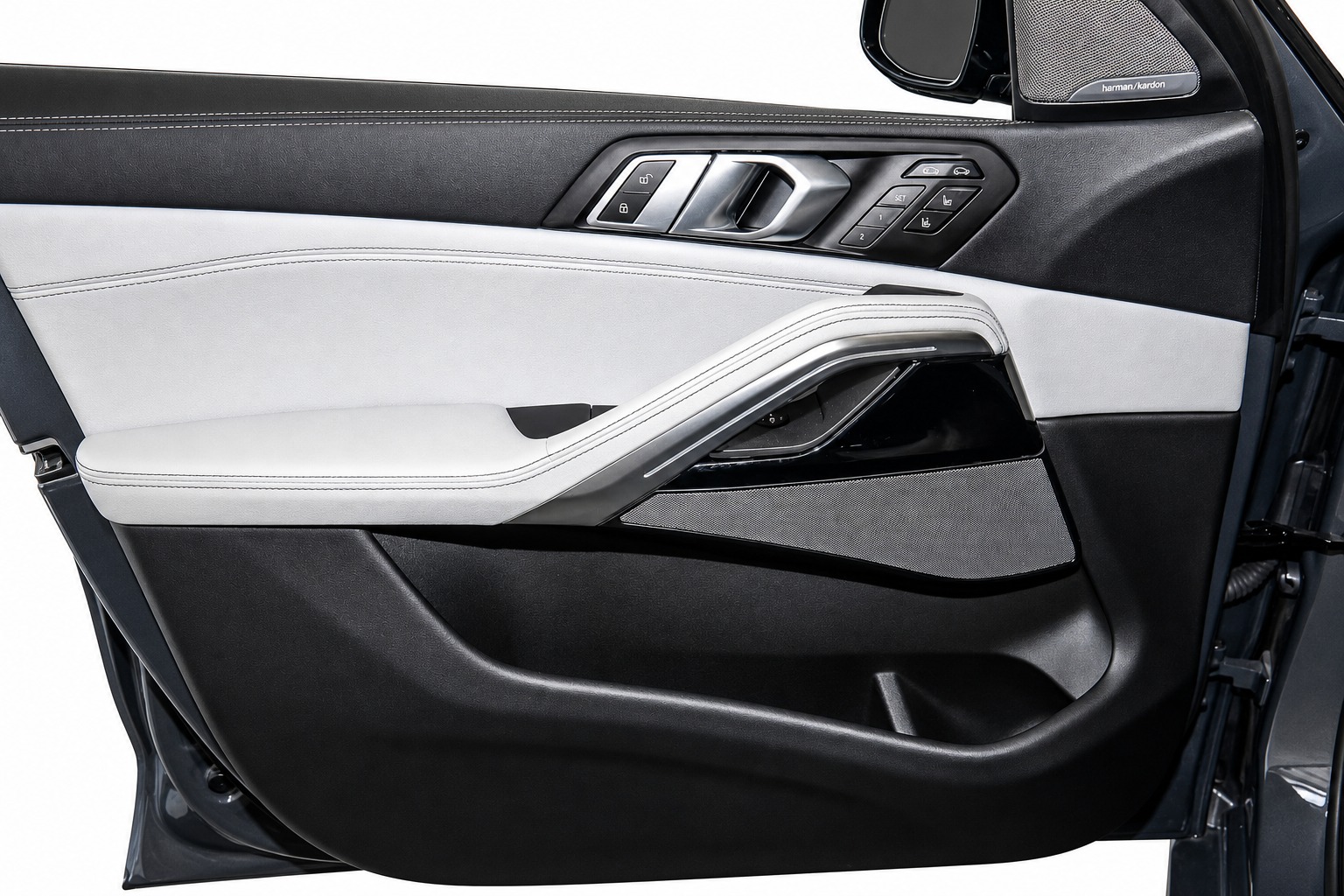 BMW X6 M60i M Sport Pro xDrive 48V Steptronic Individual-image-9