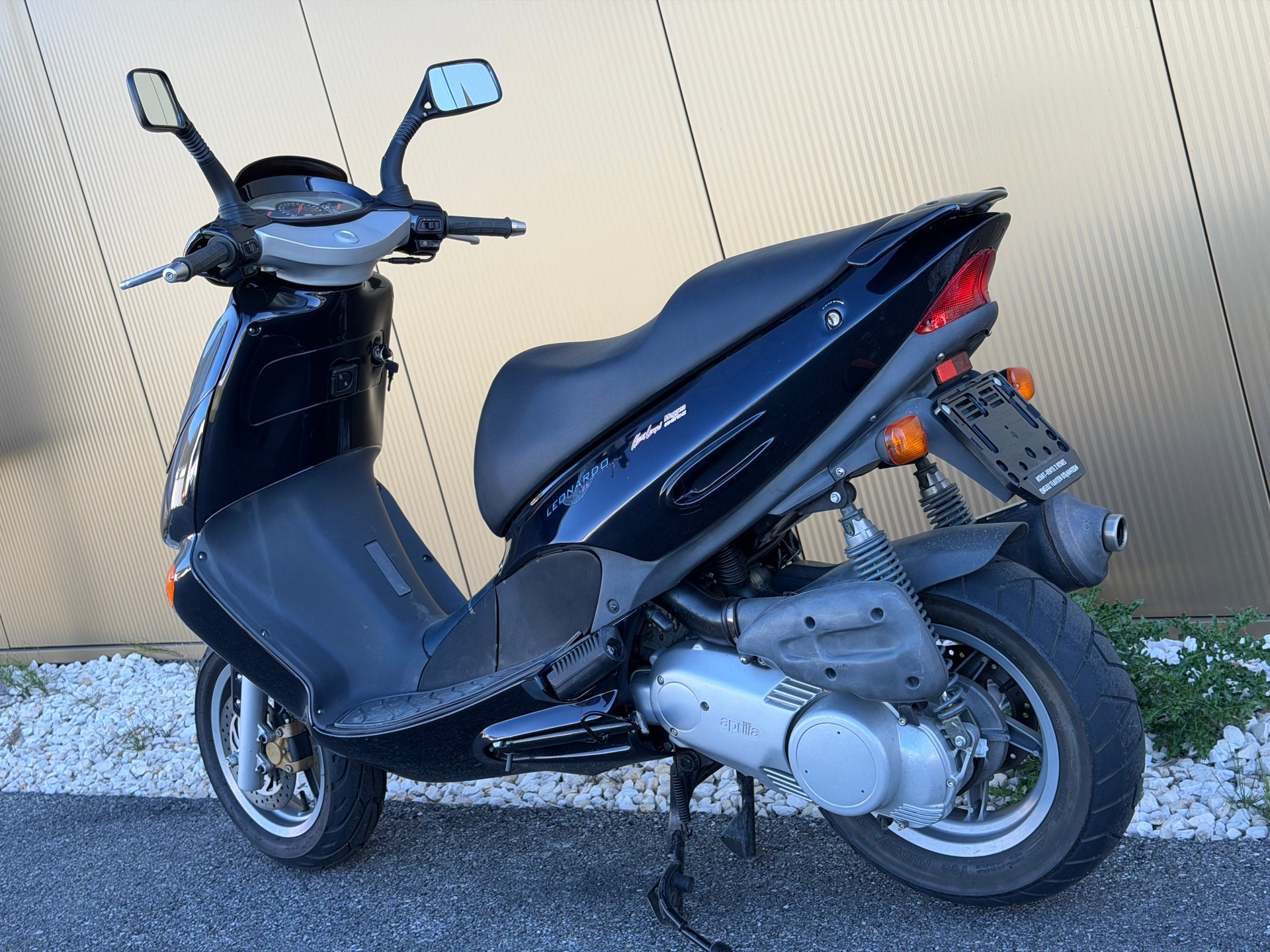 APRILIA Leonardo 125-image-11
