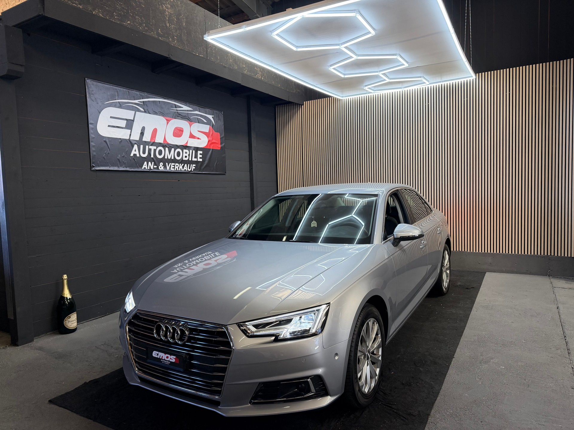 AUDI A4 Limousine 2.0 TFSI Design Ultra S-tronic